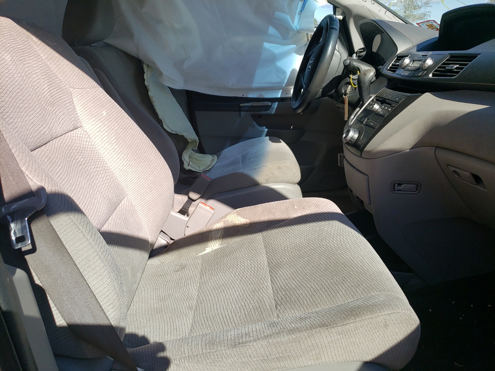 Photo 5 from auction – 2011 HONDA ODYSSEY LX with VIN 5FNRL5H23BB040756