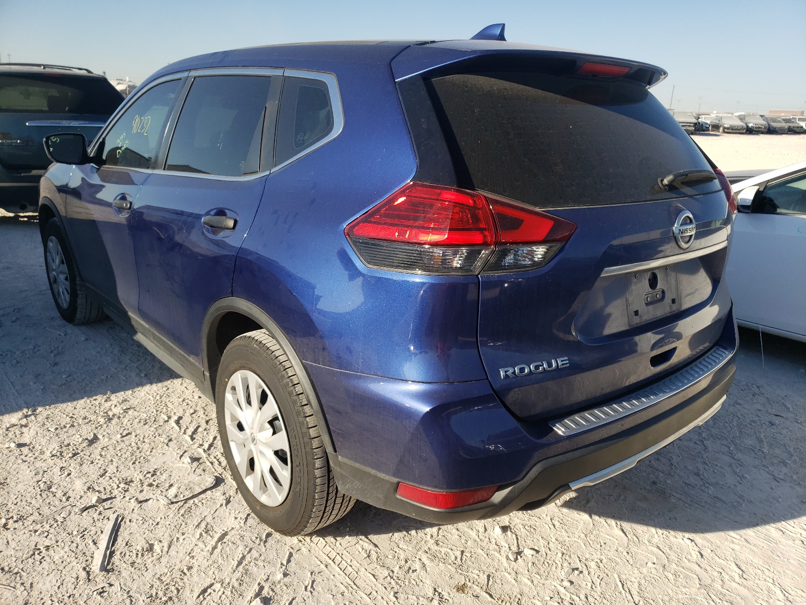 Photo 3 from auction – 2017 NISSAN ROGUE S with VIN JN8AT2MT3HW130119