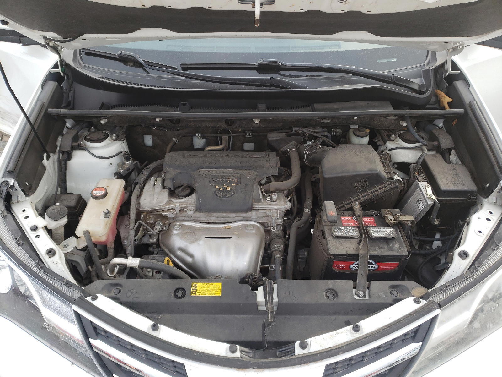 Photo 7 from auction – 2014 TOYOTA RAV4 XLE with VIN JTMWFREV0EJ007324