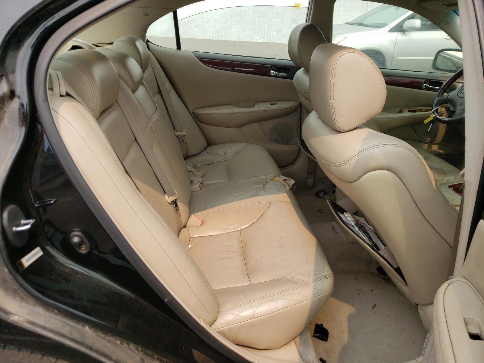 Photo 6 from auction – 2003 LEXUS ES 300 with VIN JTHBF30G230111237