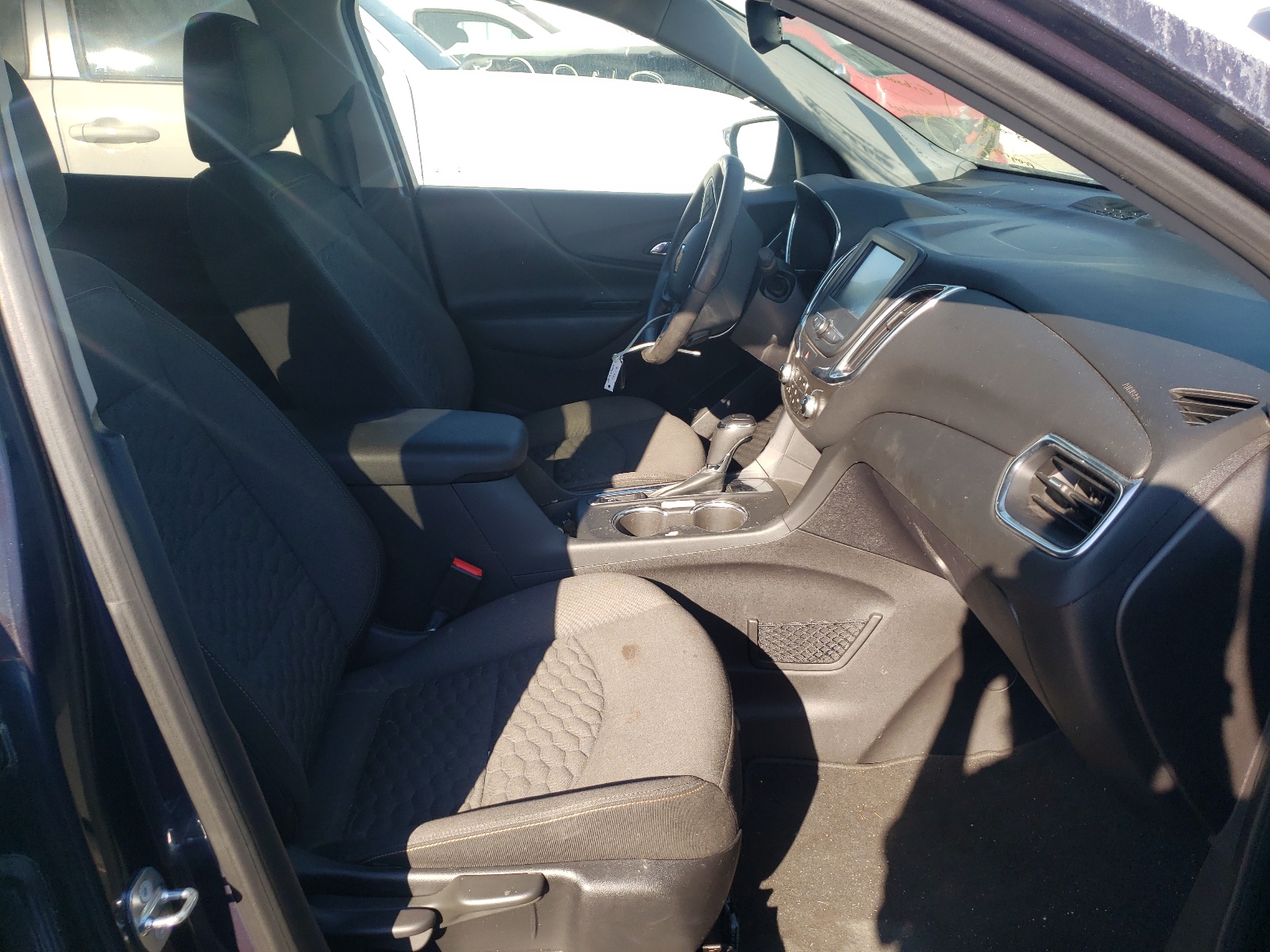 Photo 5 from auction – 2018 CHEVROLET EQUINOX LT with VIN 3GNAXJEV8JL108047