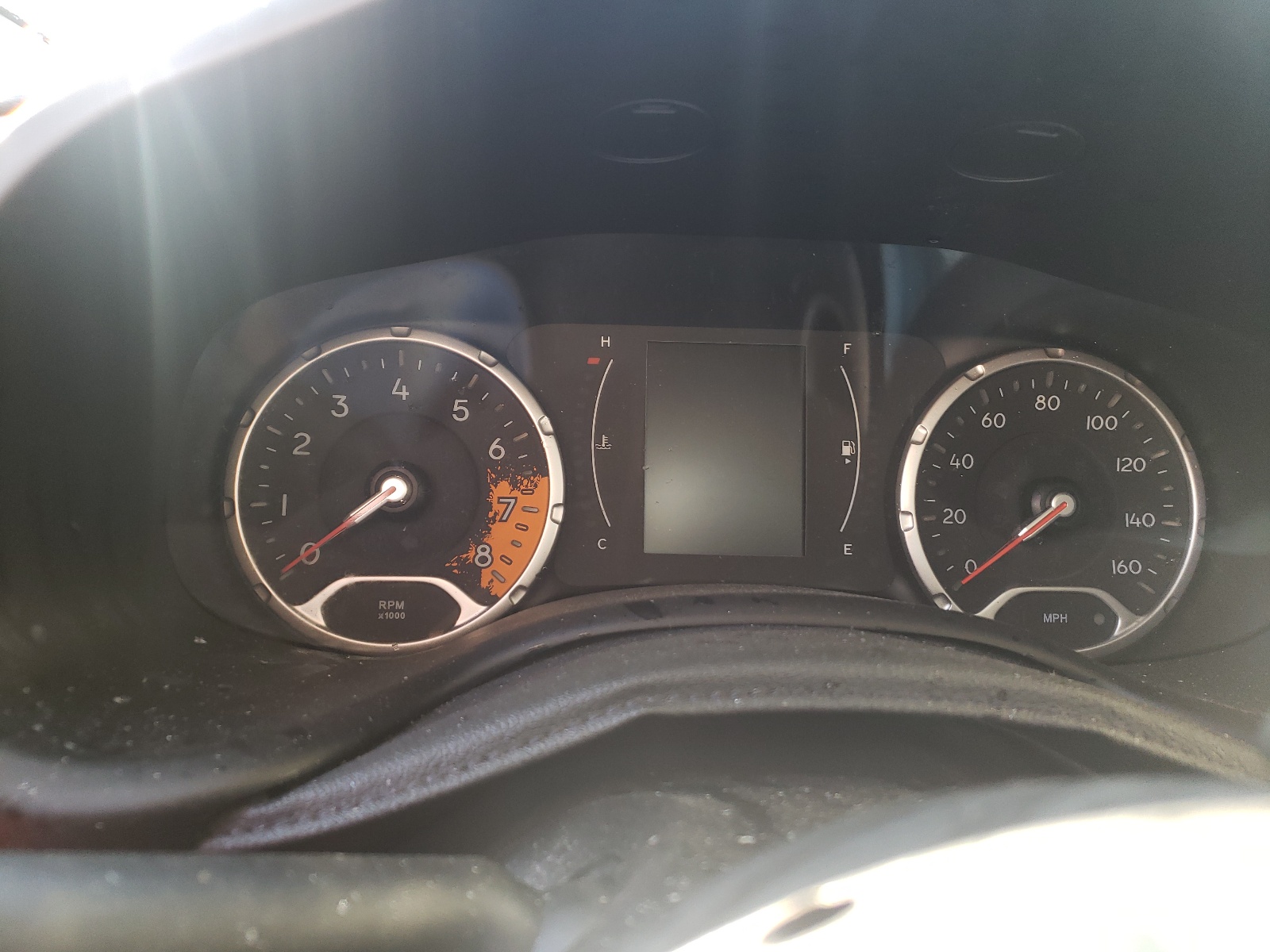 Photo 8 from auction – 2018 JEEP RENEGADE L with VIN ZACCJBBB9JPH81505