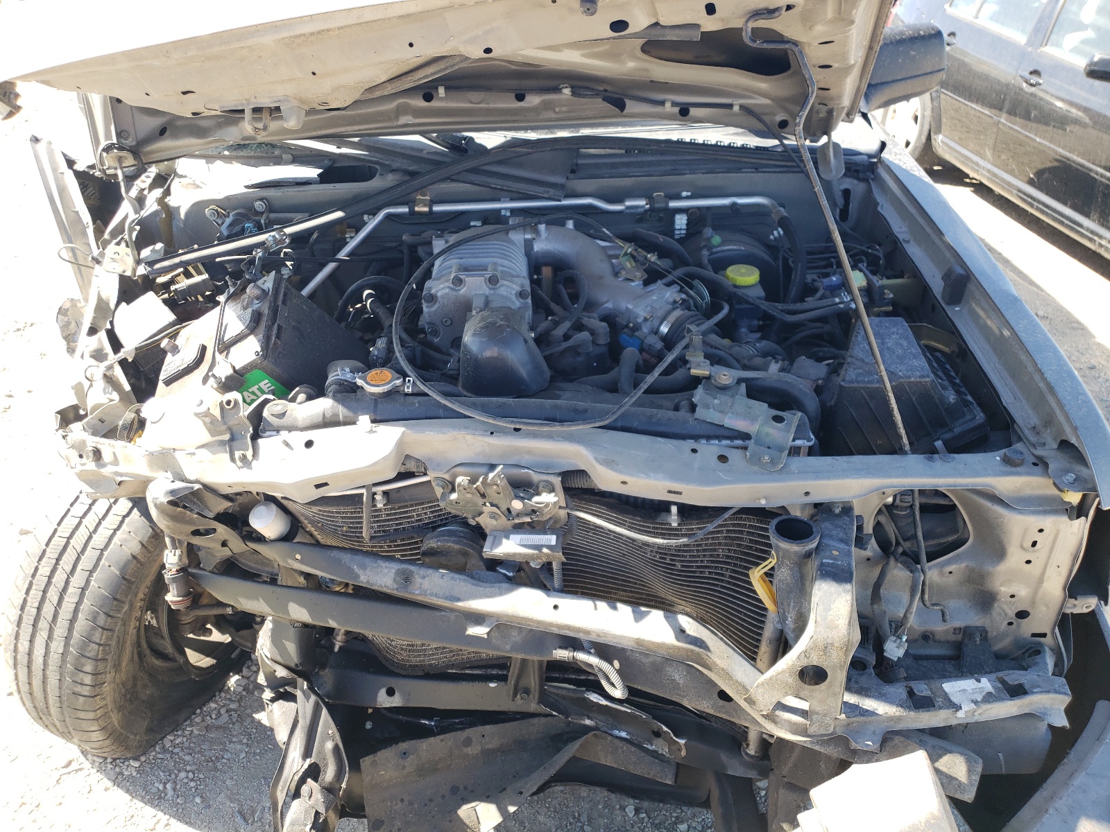 Photo 7 from auction – 2004 NISSAN FRONTIER C with VIN 1N6MD27Y84C455855