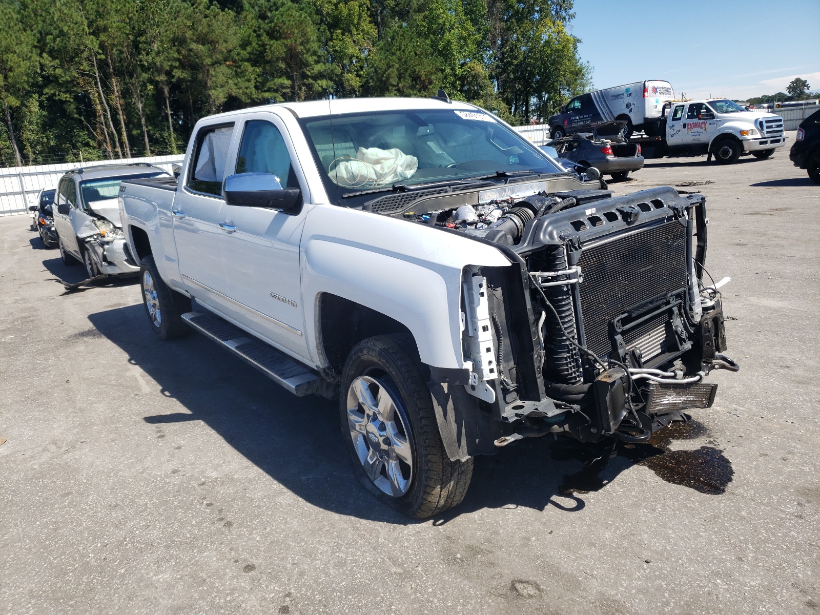 Photo 1 from auction – 2018 CHEVROLET SILVERADO with VIN 1GC1KWEY2JF233294