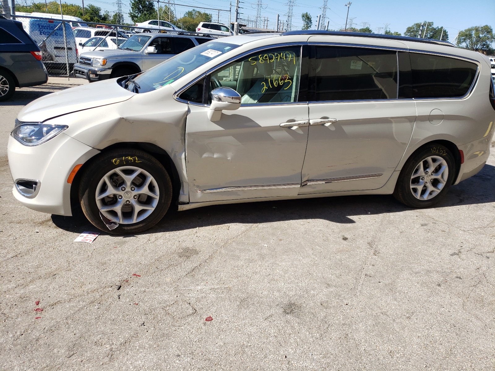 Zdjęcie 9 z aukcji – 2020 CHRYSLER PACIFICA L z VIN 2C4RC1GG1LR187105