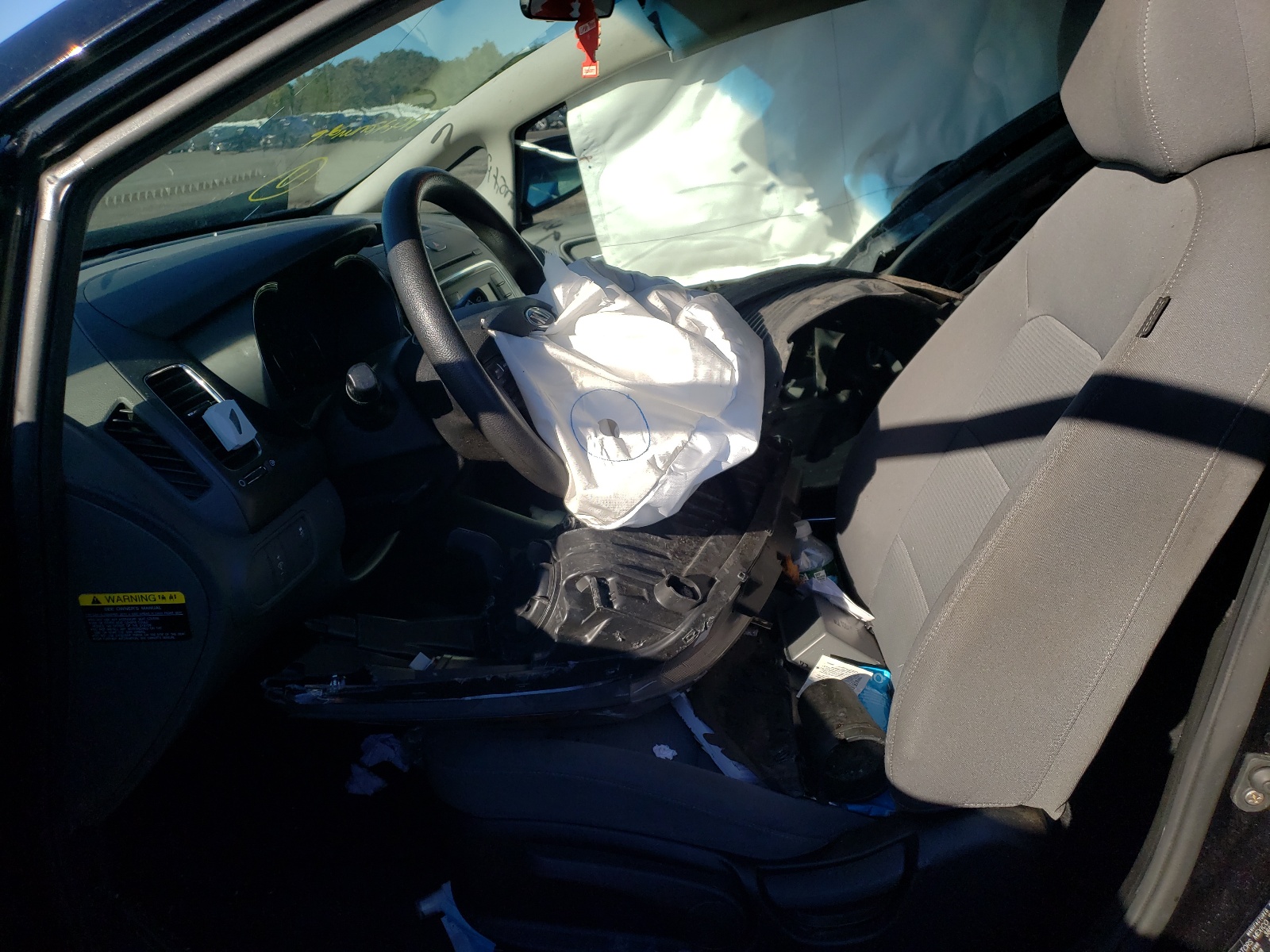 Photo 5 from auction – 2018 KIA FORTE LX with VIN 3KPFK4A73JE247433