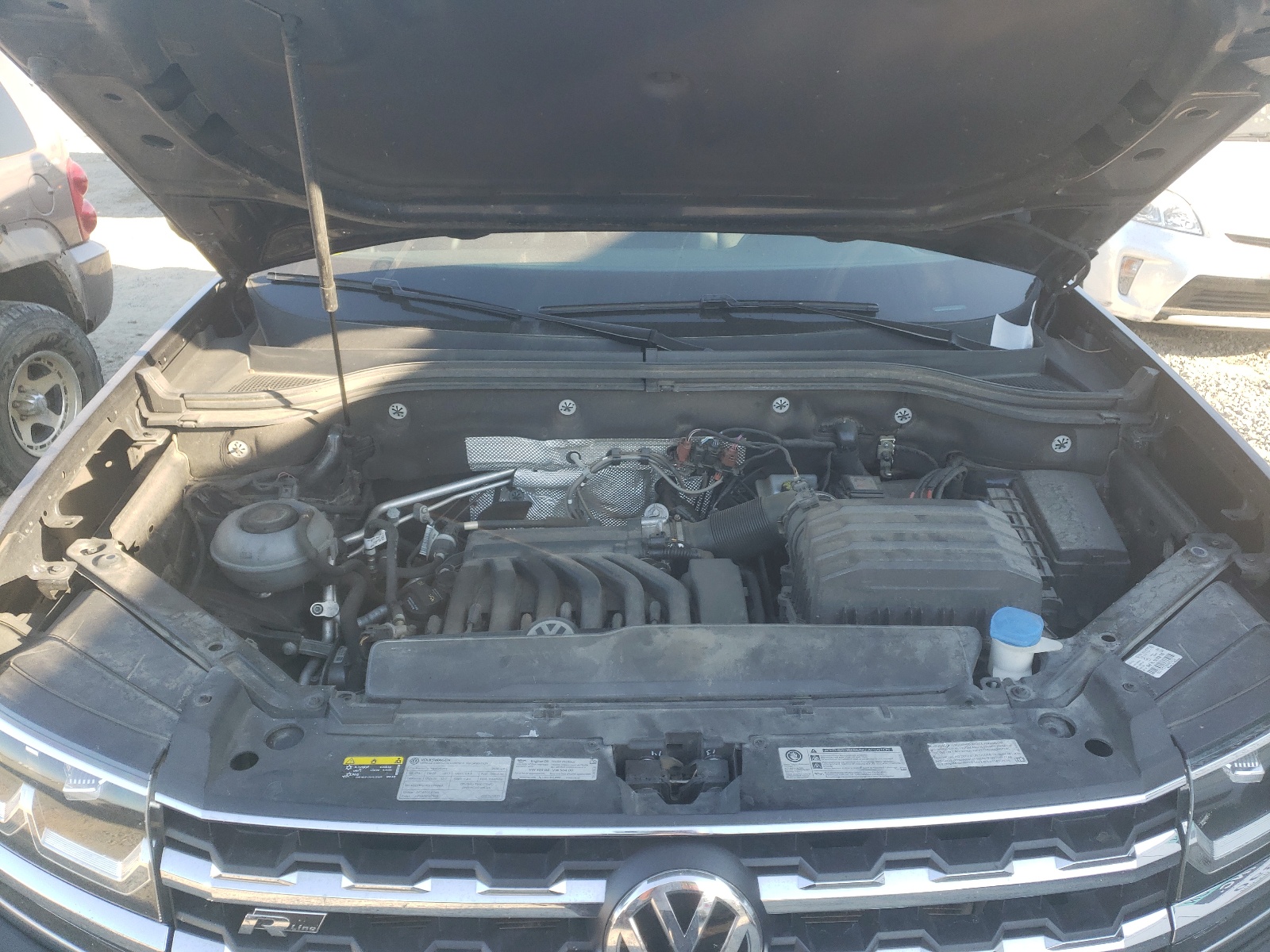 Photo 7 from auction – 2018 VOLKSWAGEN ATLAS SEL with VIN 1V2RR2CA5JC562035