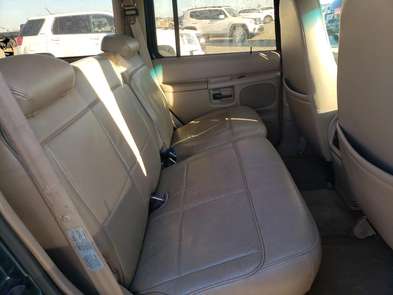 Photo 6 from auction – 1997 FORD EXPLORER with VIN 1FMDU35P9VUB48253