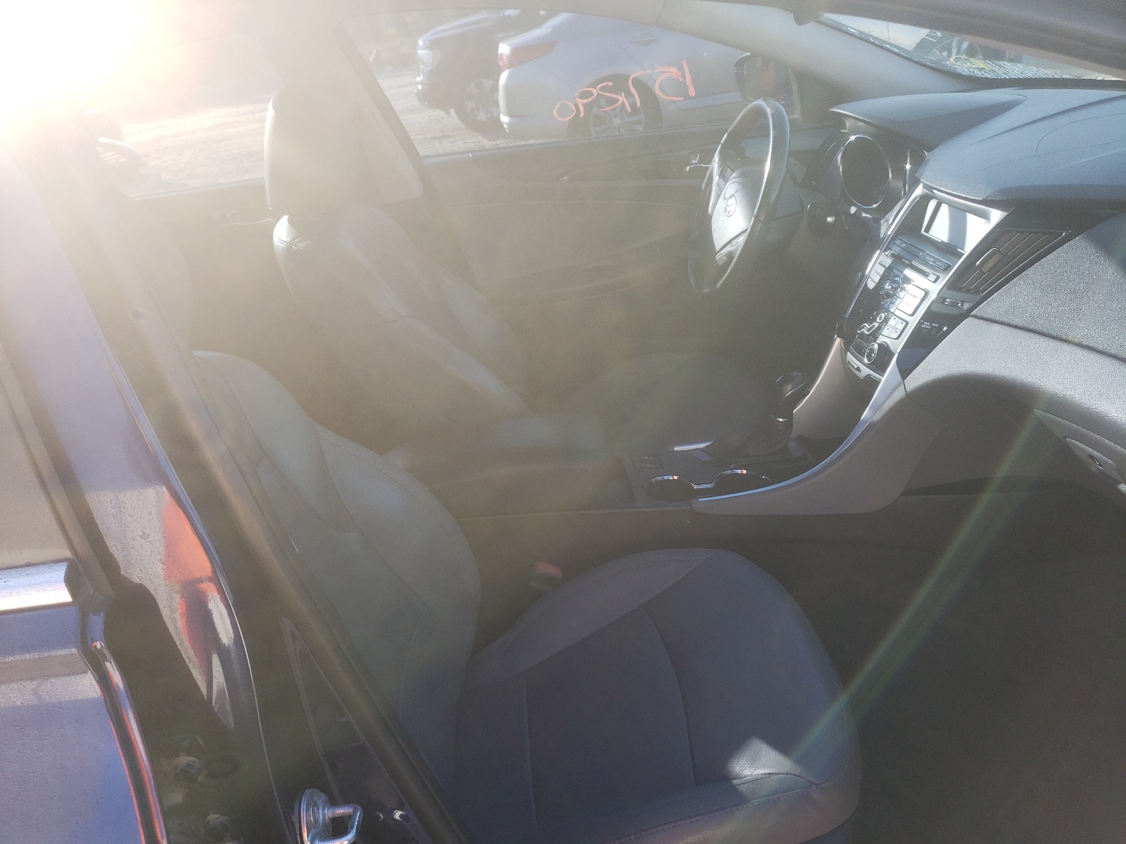Photo 5 from auction – 2011 HYUNDAI SONATA SE with VIN 5NPEC4AC1BH027906