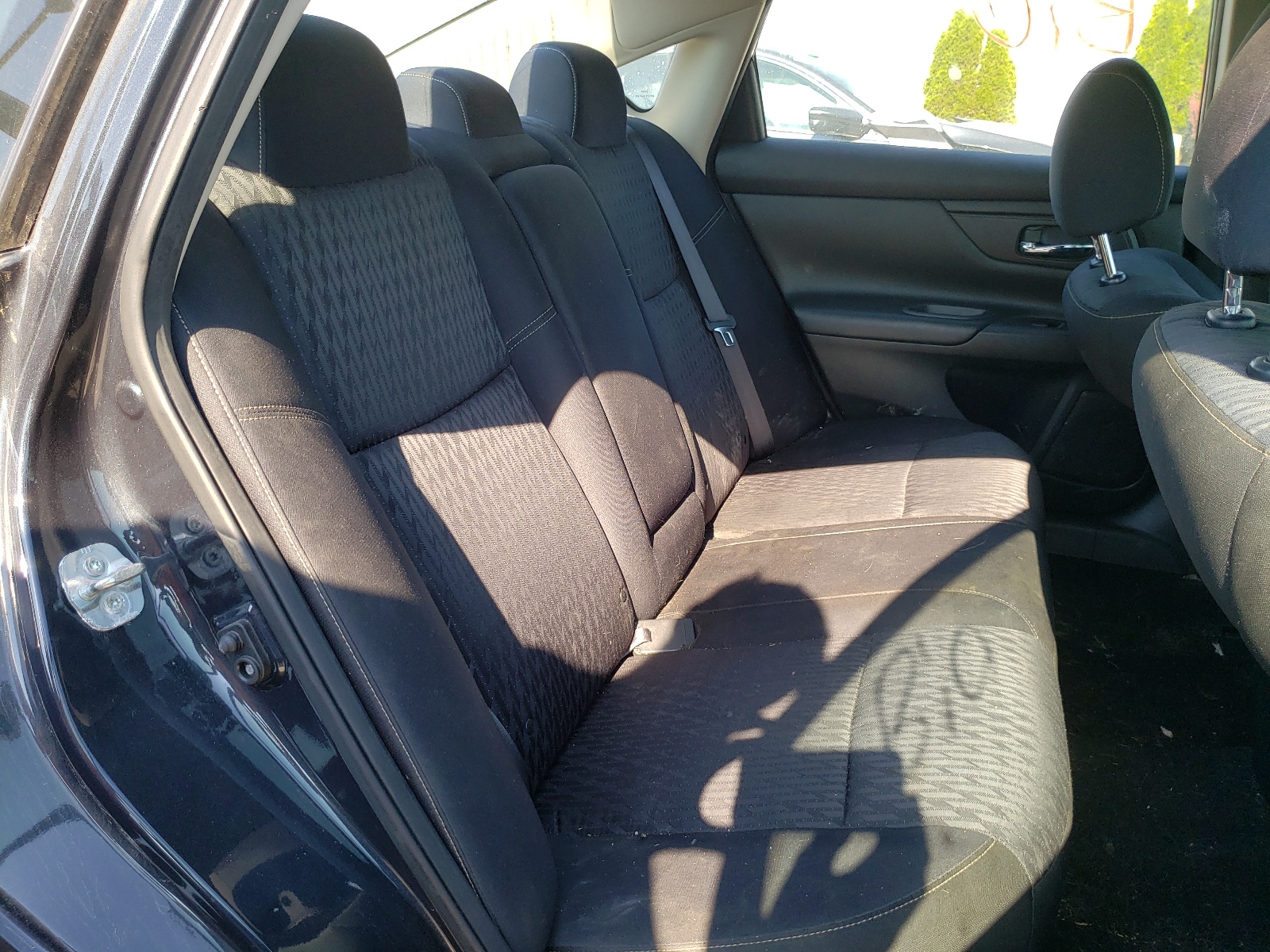 Photo 6 from auction – 2017 NISSAN ALTIMA 2.5 with VIN 1N4AL3AP2HN346189