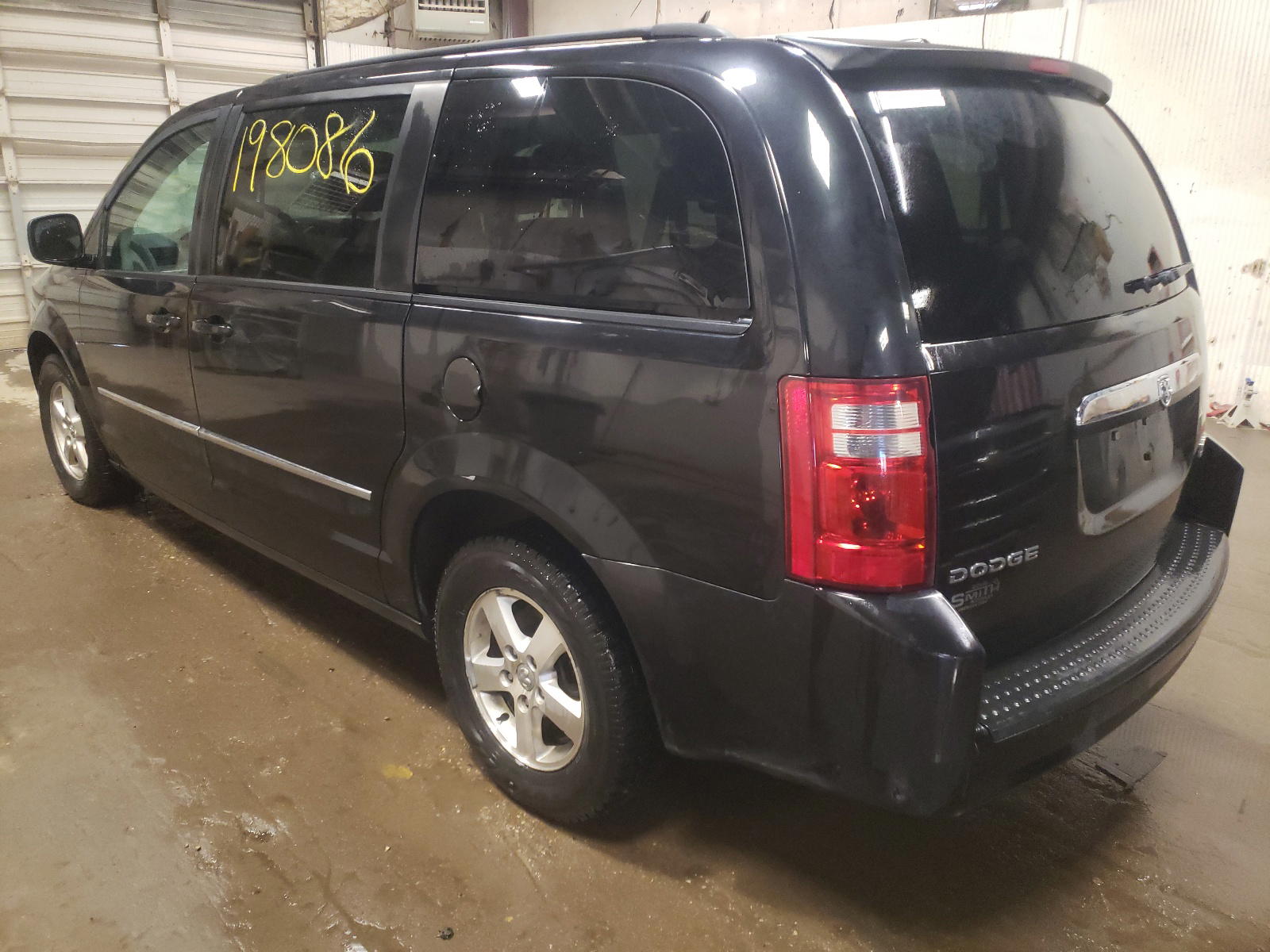 Photo 3 from auction – 2010 DODGE GRAND CARA with VIN 2D4RN5D19AR318055