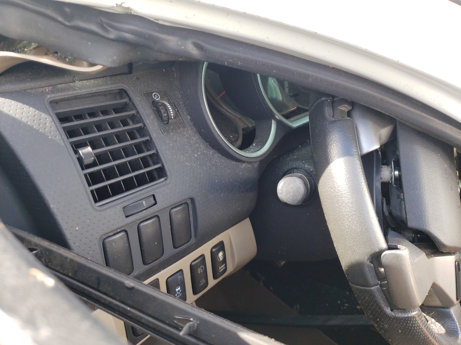 Photo 8 from auction – 2012 TOYOTA TACOMA DOU with VIN 5TFJX4GN3CX010347