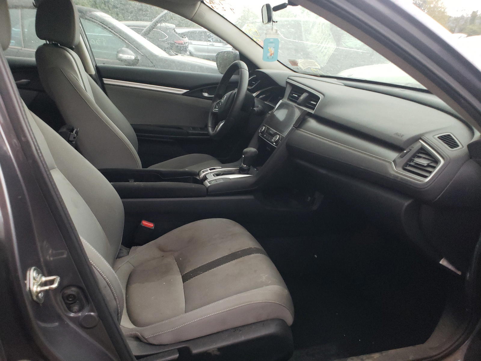 Photo 5 from auction – 2016 HONDA CIVIC EX with VIN 2HGFC2F75GH517318