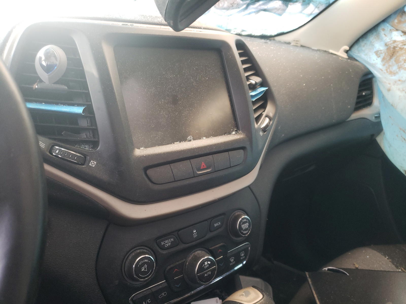 Photo 9 from auction – 2014 JEEP CHEROKEE L with VIN 1C4PJMCSXEW226602