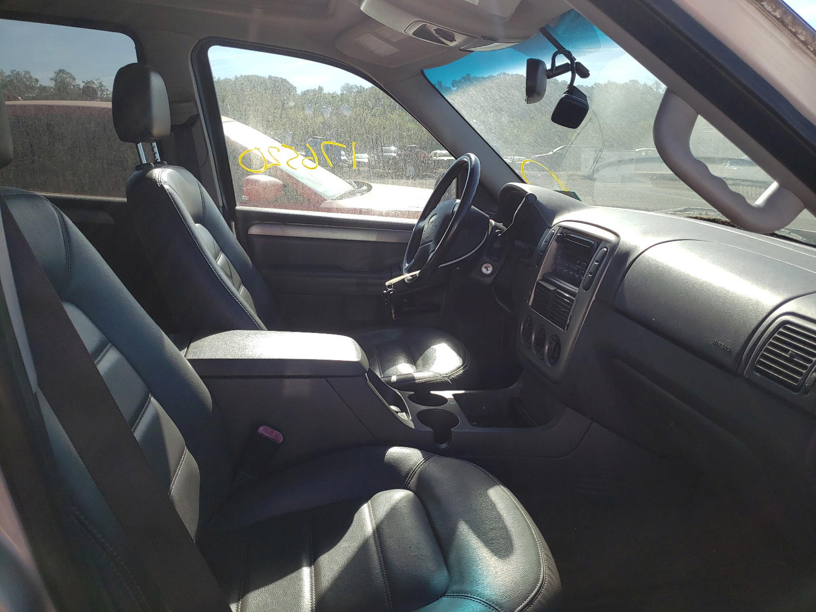 Photo 5 from auction – 2003 FORD EXPLORER X with VIN 1FMZU73K43UA22609