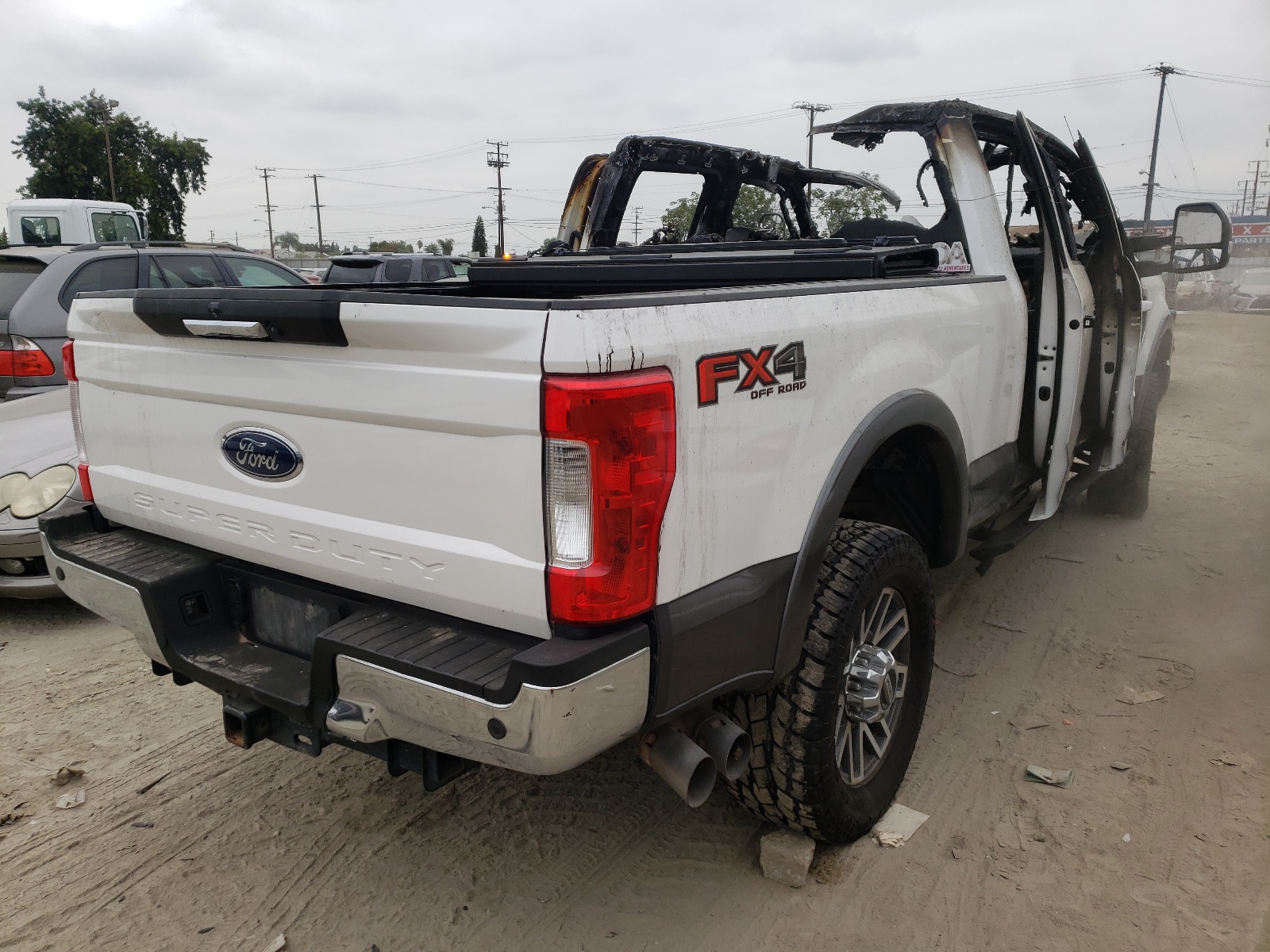 Photo 4 from auction – 2017 FORD F350 SUPER with VIN 1FT8W3BT8HEE46793