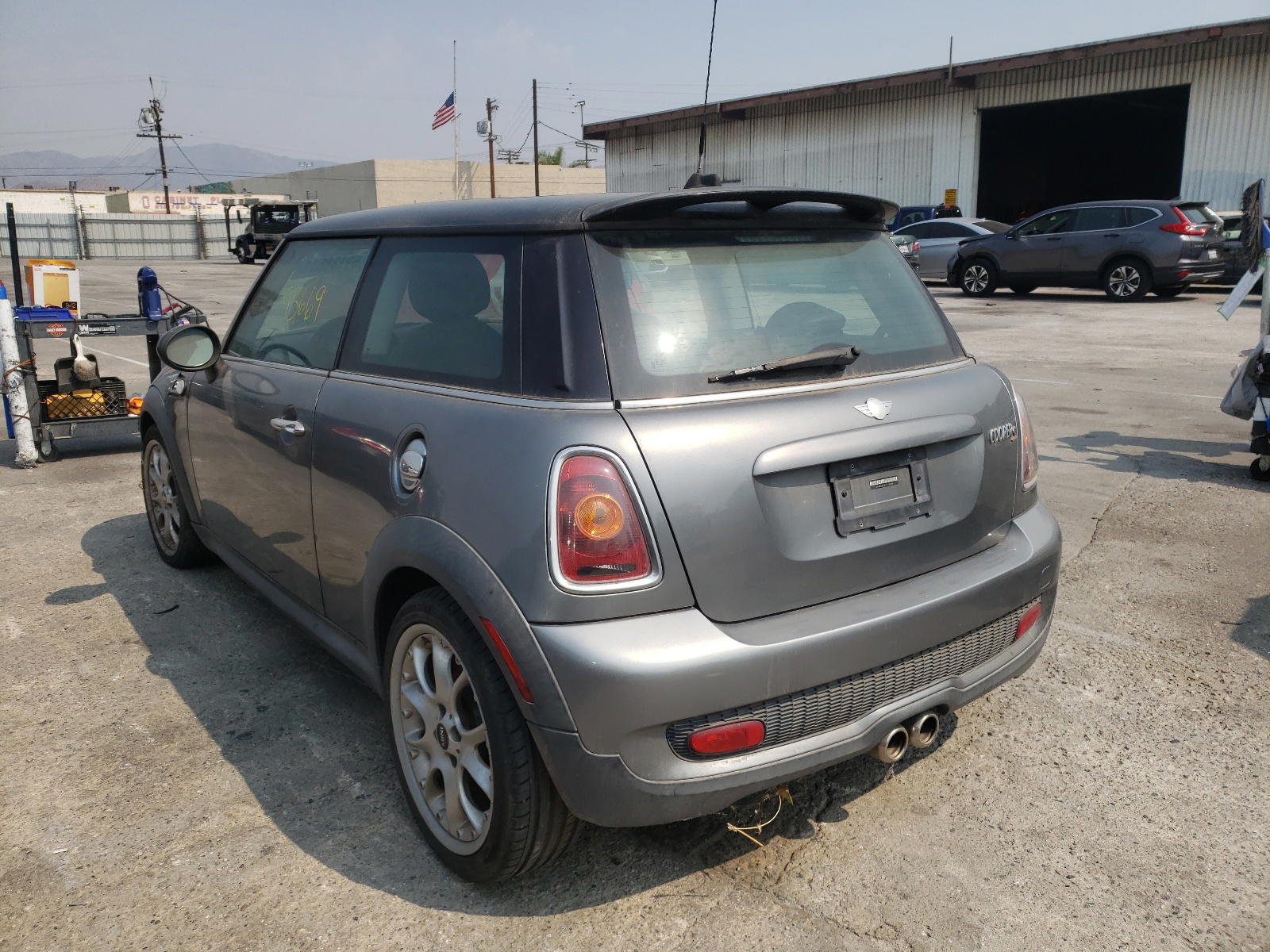 Photo 3 from auction – 2008 MINI COOPER S with VIN WMWMF73548TT92889