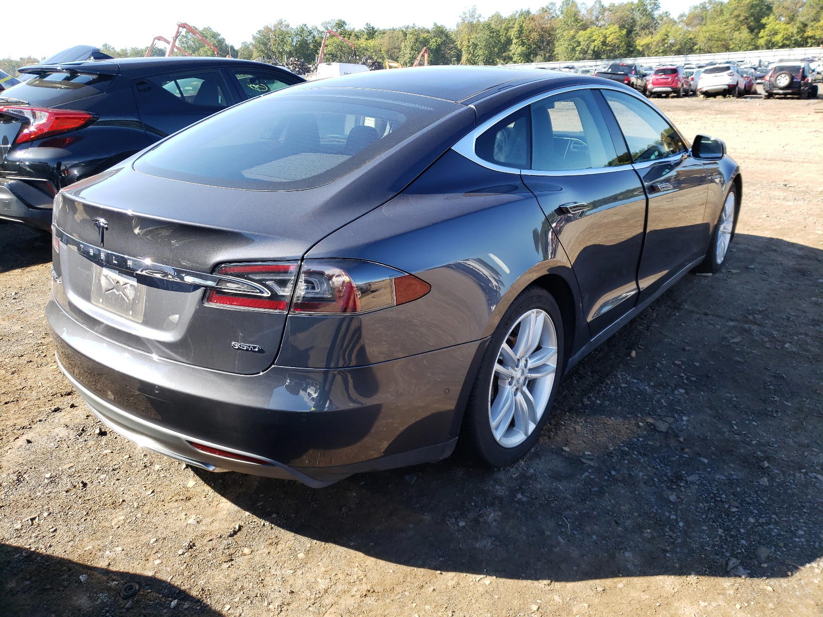 Photo 4 from auction – 2015 TESLA MODEL S 85 with VIN 5YJSA1H28FFP71317