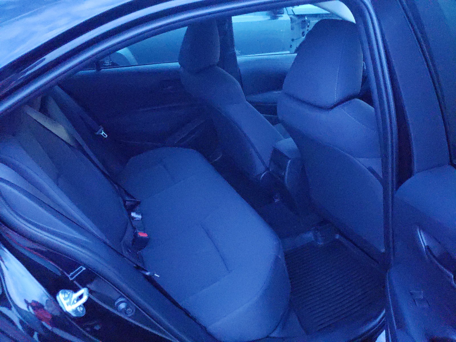 Photo 6 from auction – 2022 TOYOTA COROLLA LE with VIN 5YFEPMAE4NP279730