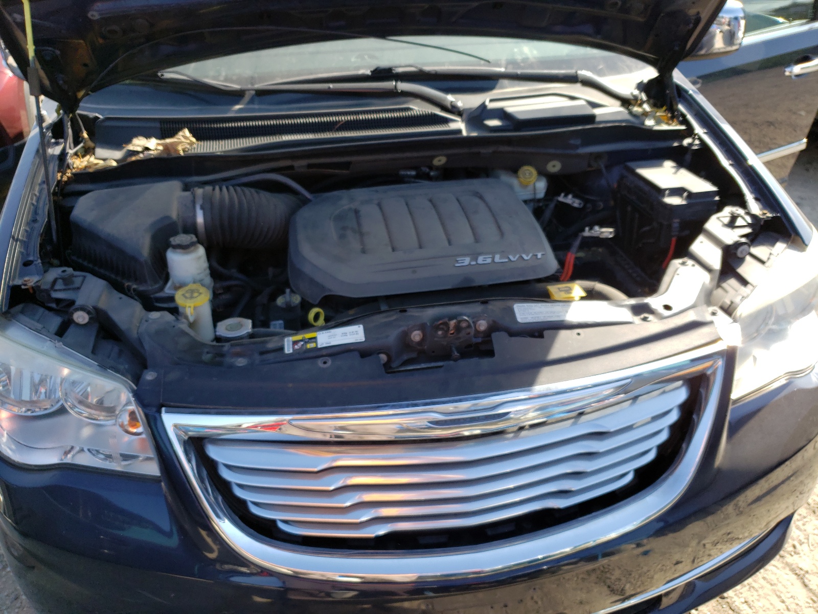 Photo 7 from auction – 2013 CHRYSLER TOWN & COU with VIN 2C4RC1CG4DR677822