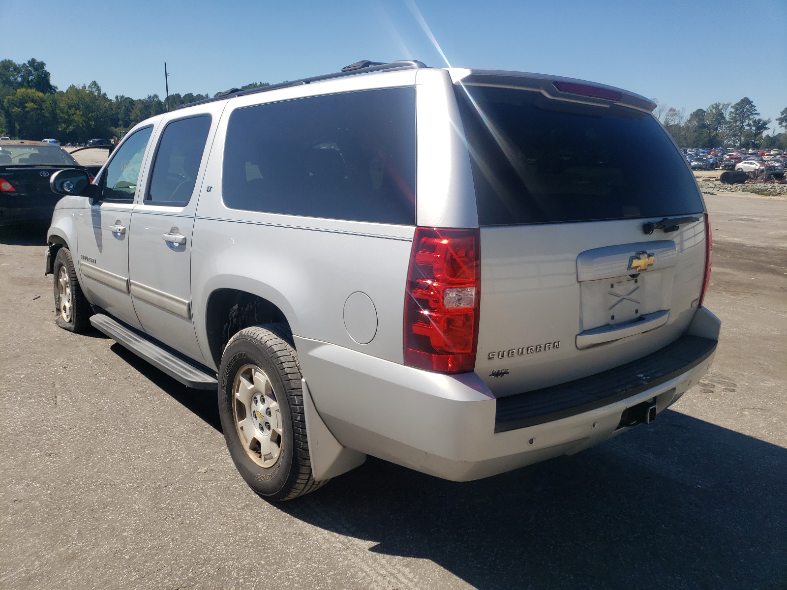 Photo 3 from auction – 2011 CHEVROLET SUBURBAN C with VIN 1GNSCJE00BR219223