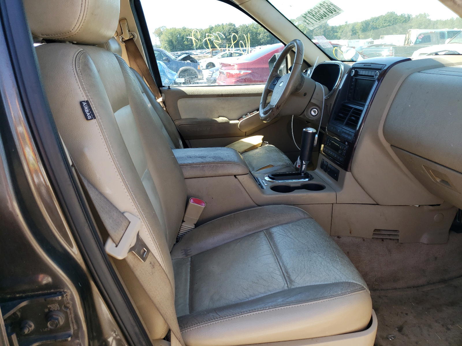 Photo 5 from auction – 2008 FORD EXPLORER L with VIN 1FMEU65E98UA99922