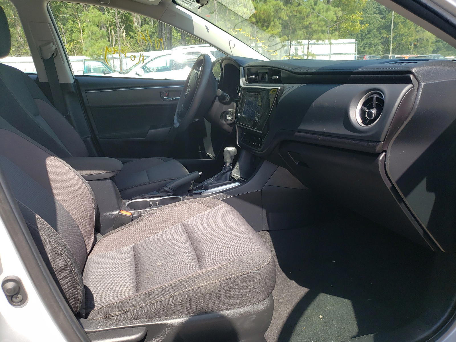 Photo 5 from auction – 2018 TOYOTA COROLLA L with VIN 2T1BURHEXJC018725