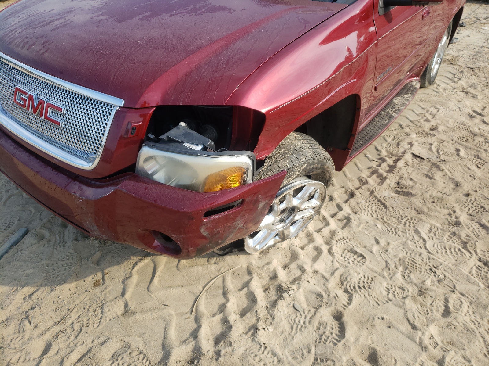 Photo 9 from auction – 2006 GMC ENVOY DENA with VIN 1GKES63M862221090