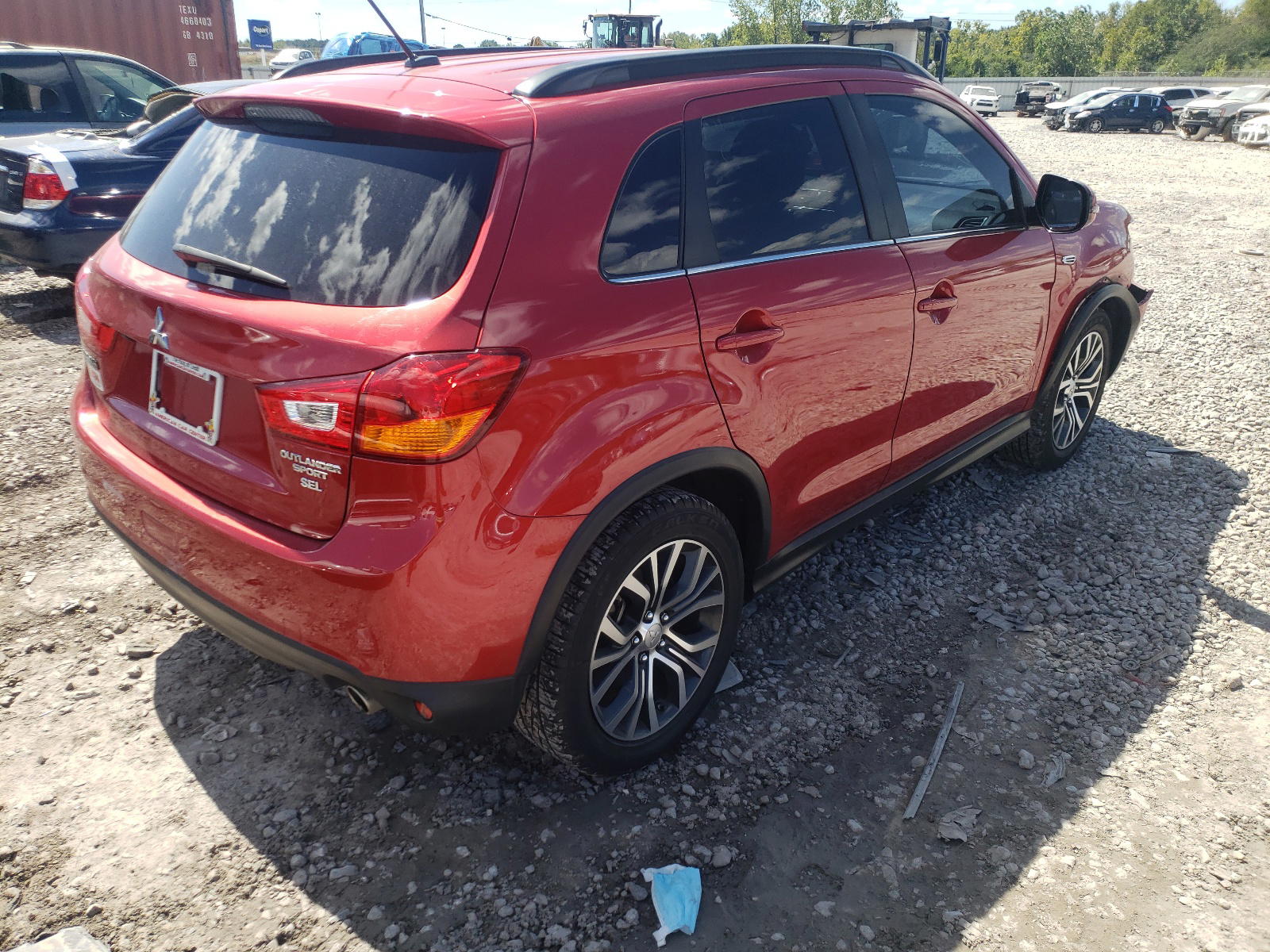Photo 4 from auction – 2016 MITSUBISHI OUTLANDER with VIN JA4AP4AW2GZ047976