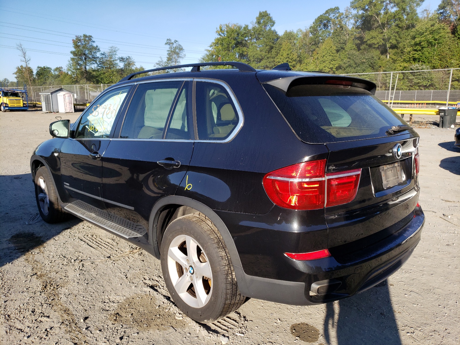 Photo 3 from auction – 2011 BMW X5 XDRIVE5 with VIN 5UXZV8C53BL421418