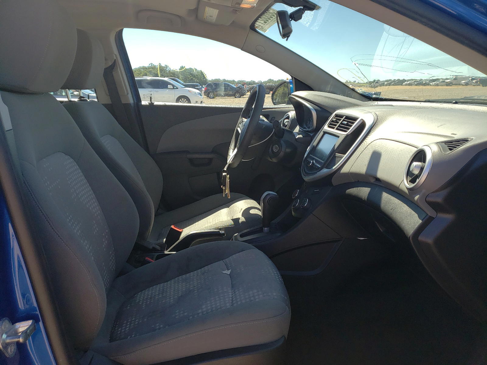 Photo 5 from auction – 2017 CHEVROLET SONIC with VIN 1G1JB5SH3H4160854