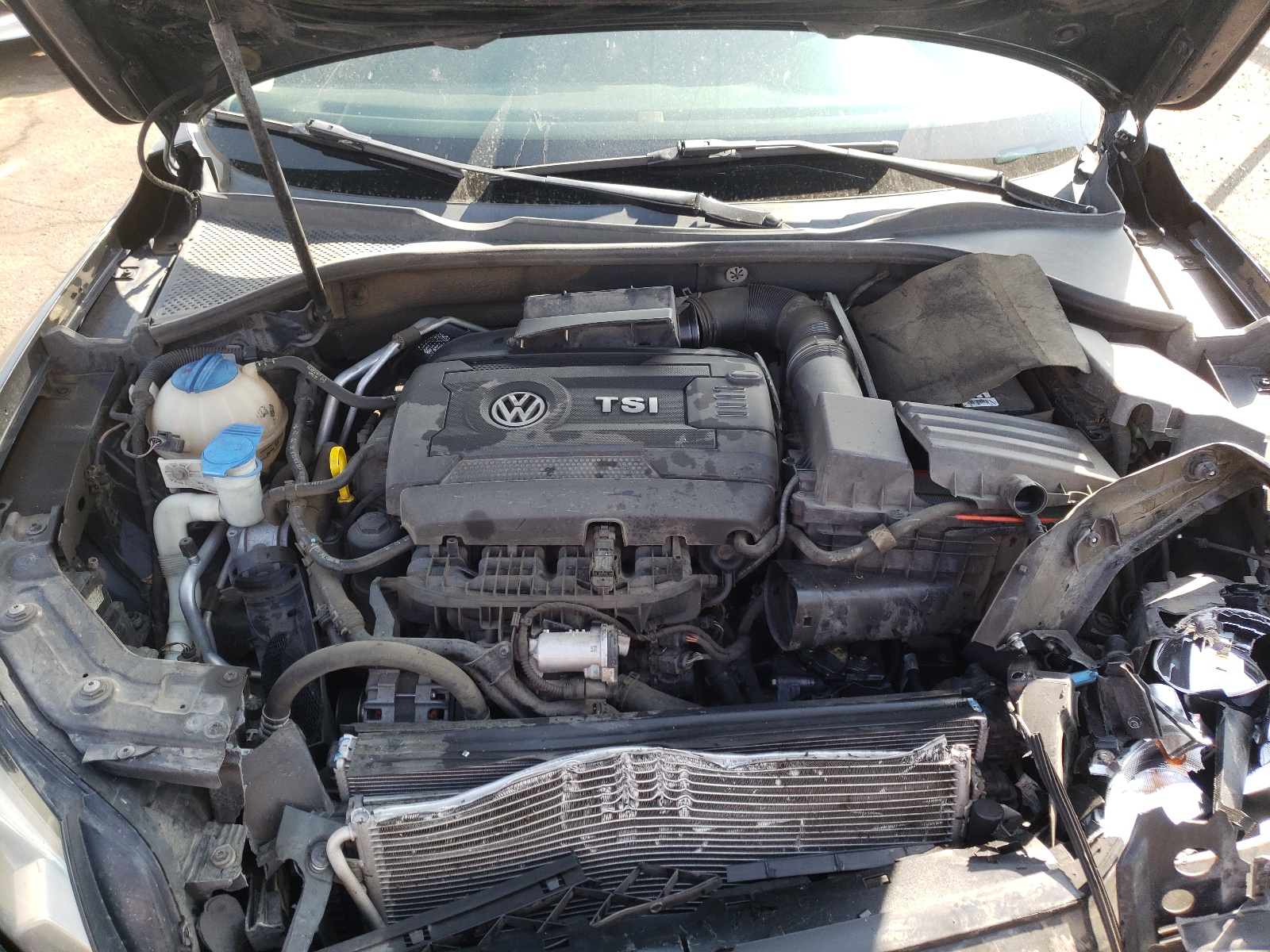 Photo 7 from auction – 2014 VOLKSWAGEN PASSAT S with VIN 1VWAT7A37EC058798