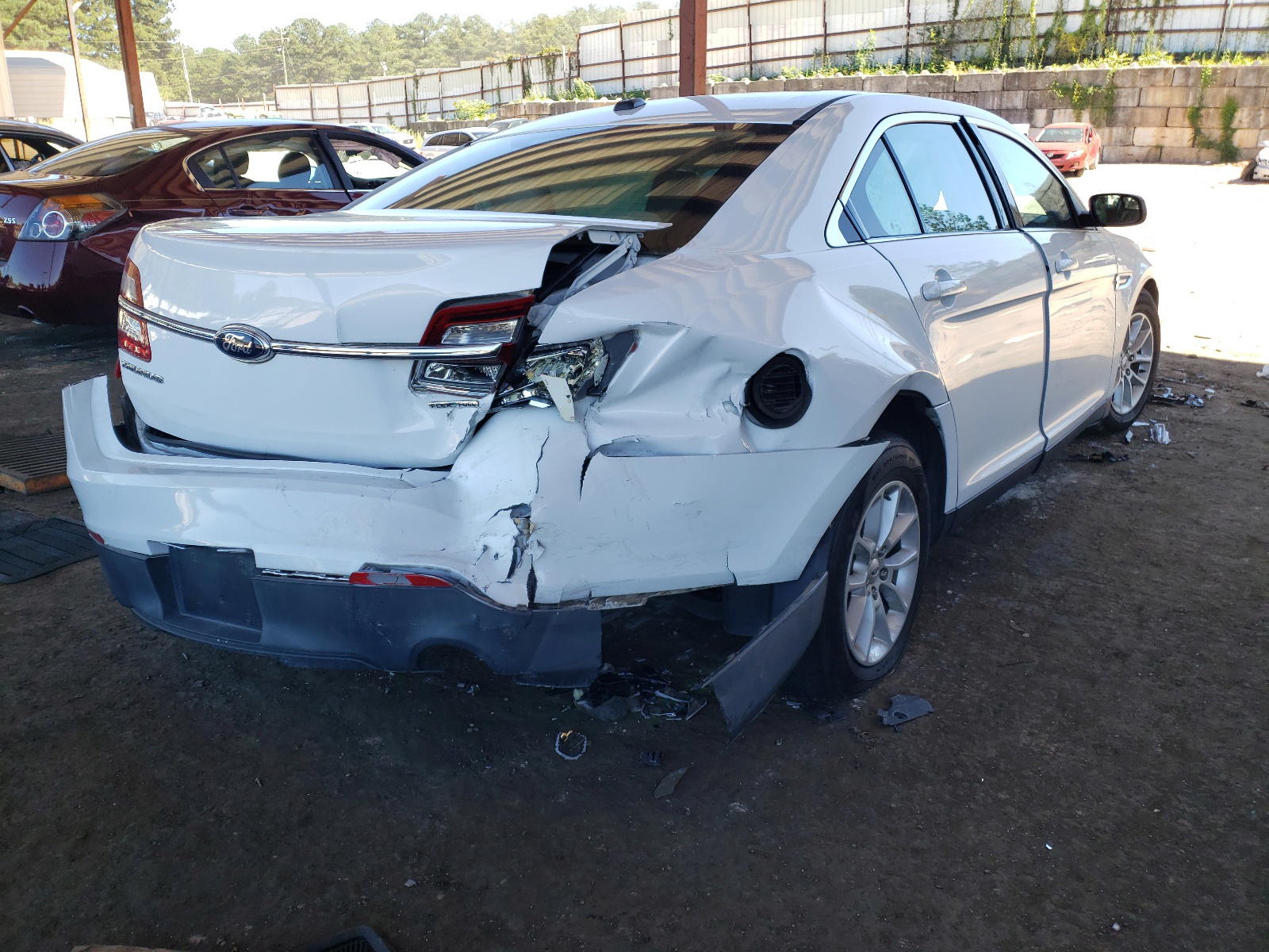 Photo 4 from auction – 2013 FORD TAURUS SE with VIN 1FAHP2D86DG208378