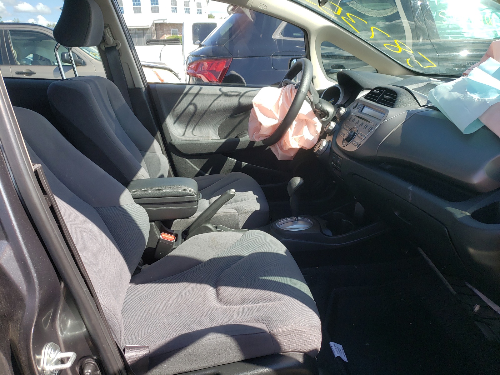Photo 5 from auction – 2013 HONDA FIT with VIN JHMGE8H38DC003941
