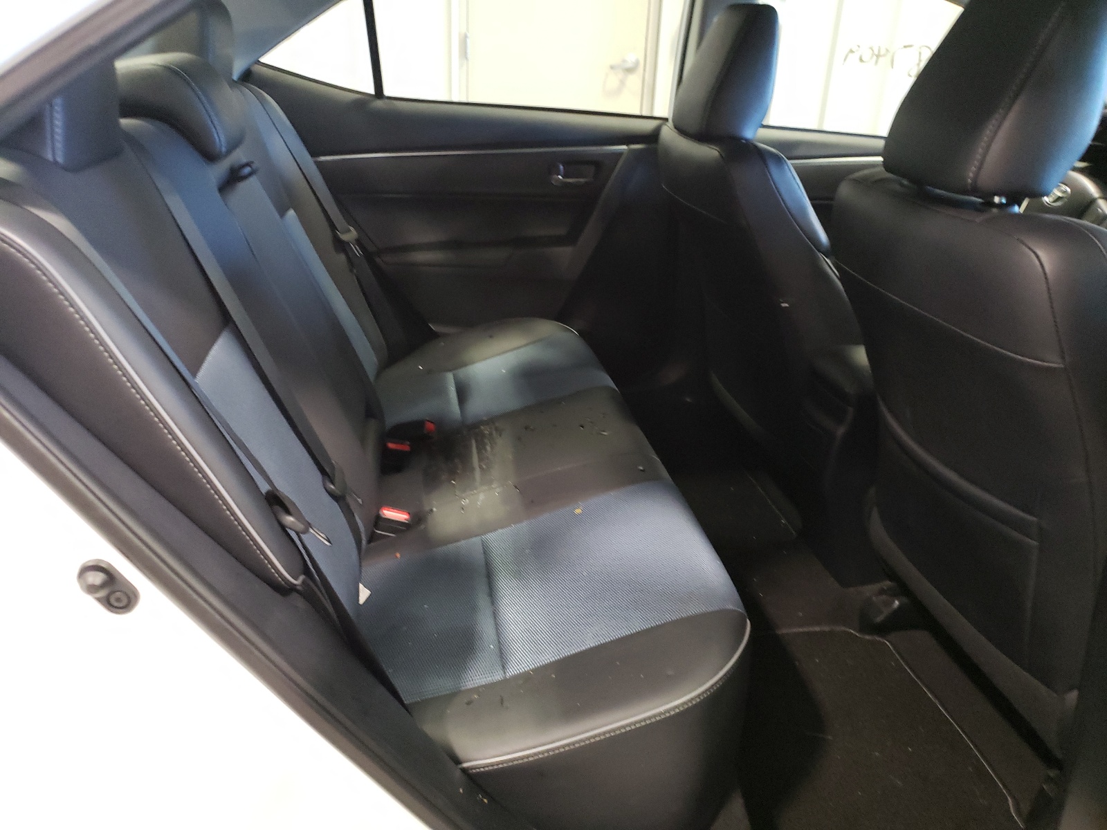 Photo 6 from auction – 2015 TOYOTA COROLLA L with VIN 2T1BURHE7FC411590