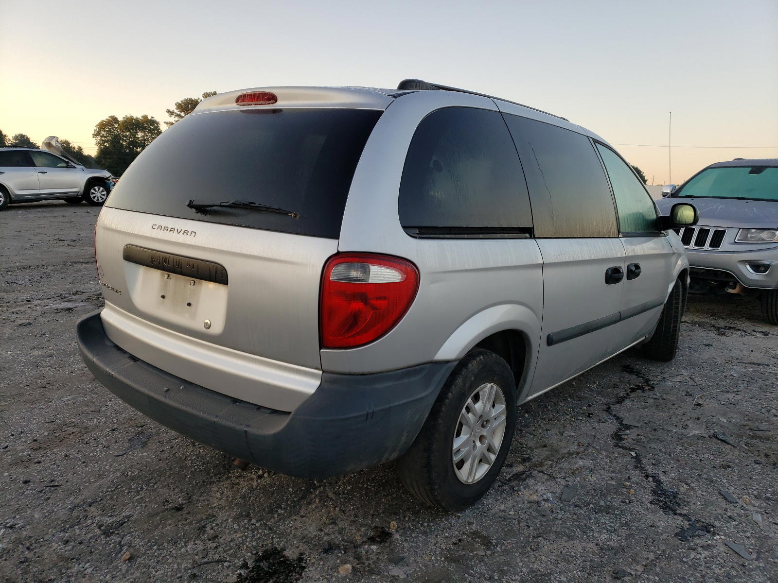Photo 4 from auction – 2005 DODGE CARAVAN SE with VIN 1D4GP25RX5B395784