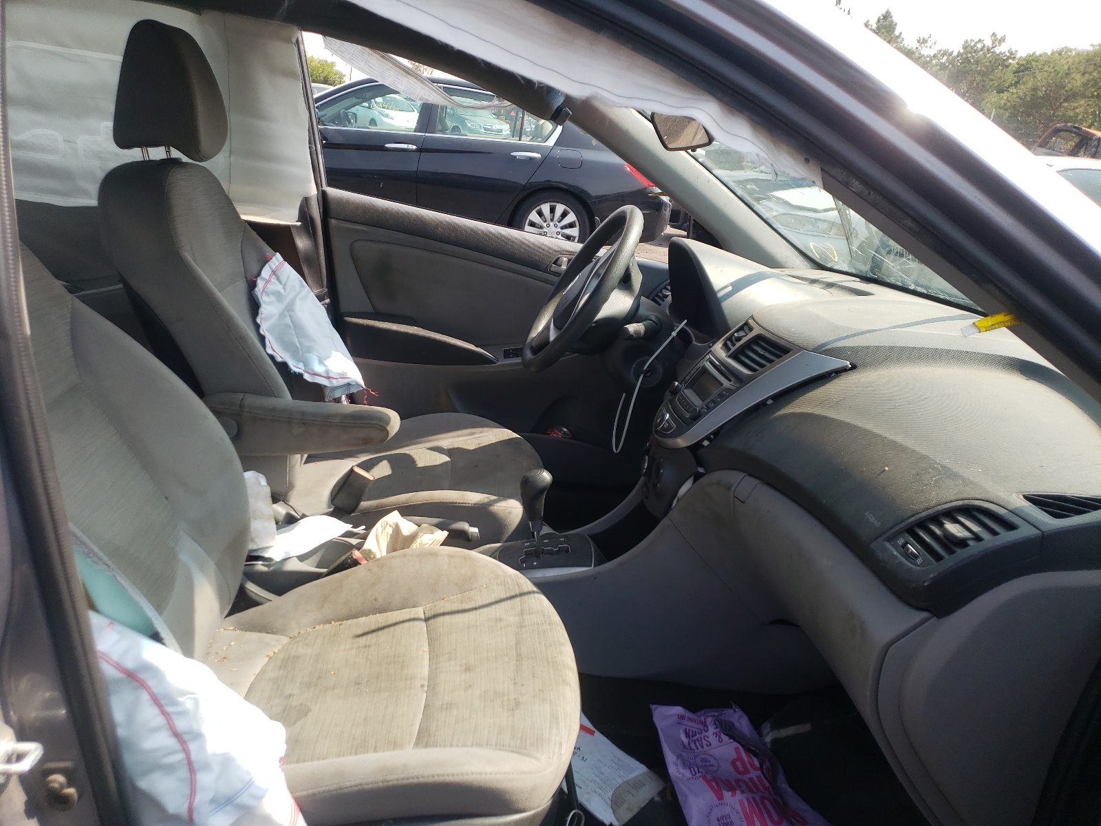 Photo 5 from auction – 2016 HYUNDAI ACCENT SE with VIN KMHCT4AE6GU969659