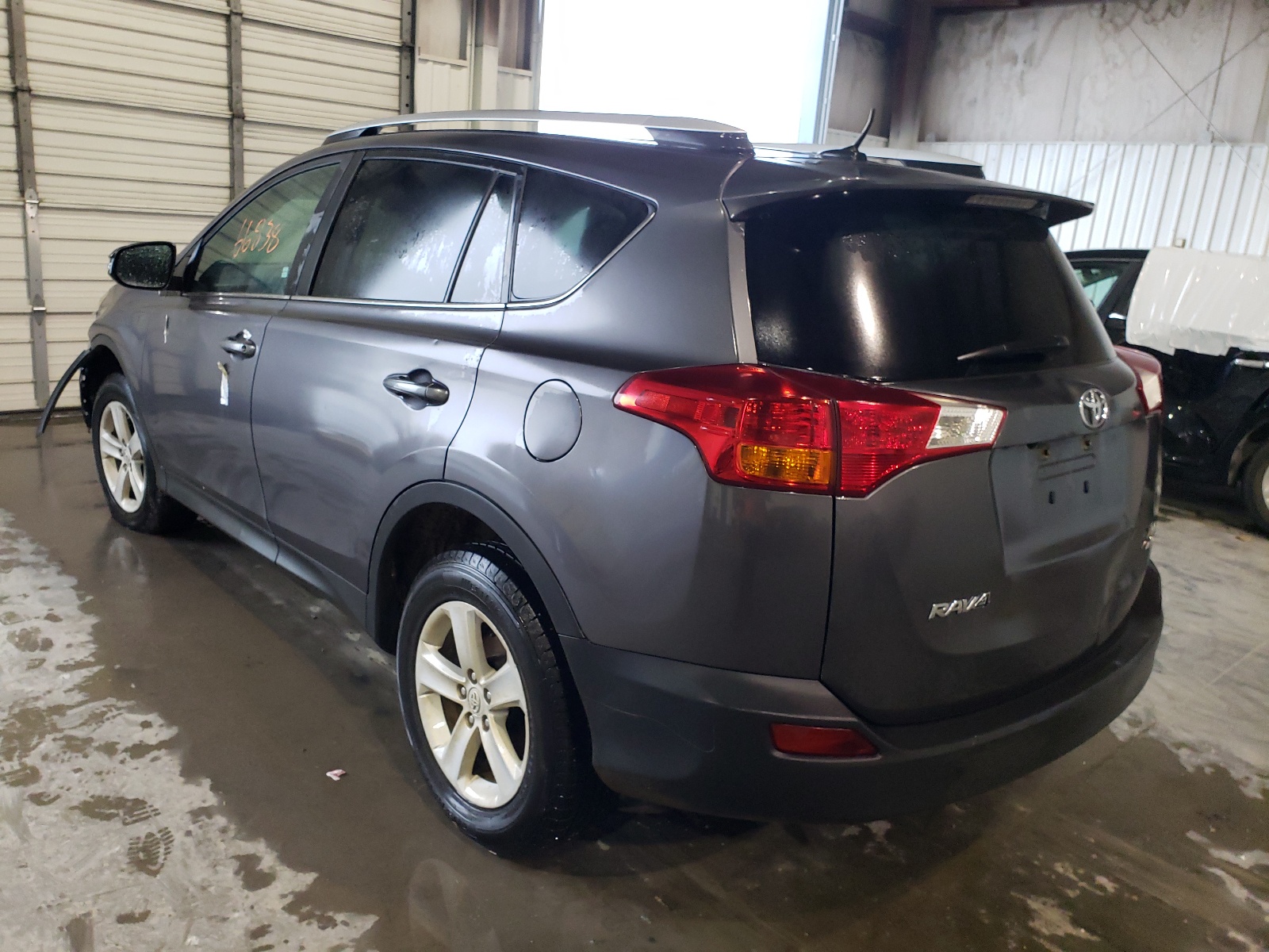 Photo 3 from auction – 2014 TOYOTA RAV4 XLE with VIN 2T3RFREV1EW198198