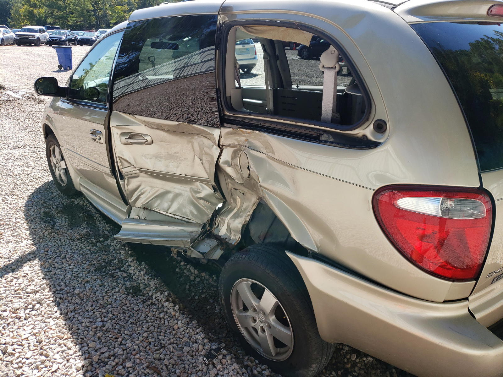 Photo 9 from auction – 2006 DODGE GRAND CARA with VIN 2D4GP44L06R886232