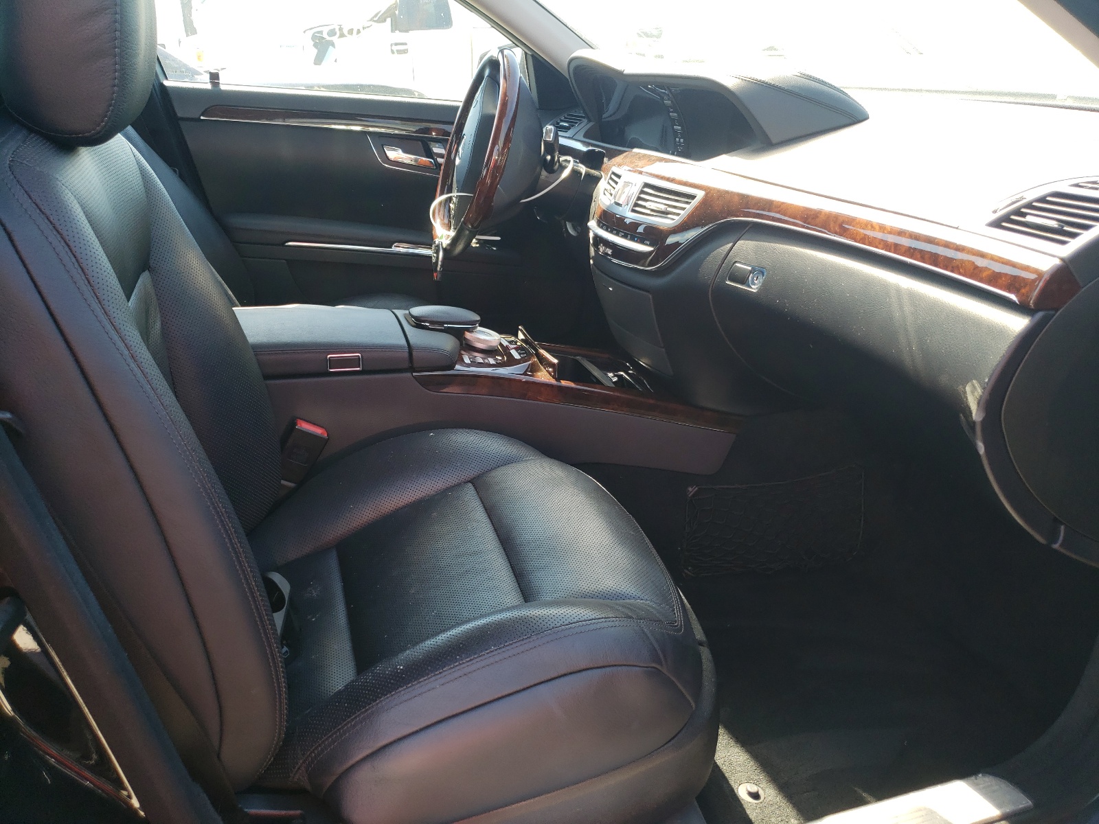 Photo 5 from auction – 2013 MERCEDES-BENZ S with VIN WDDNG8DB1DA528535