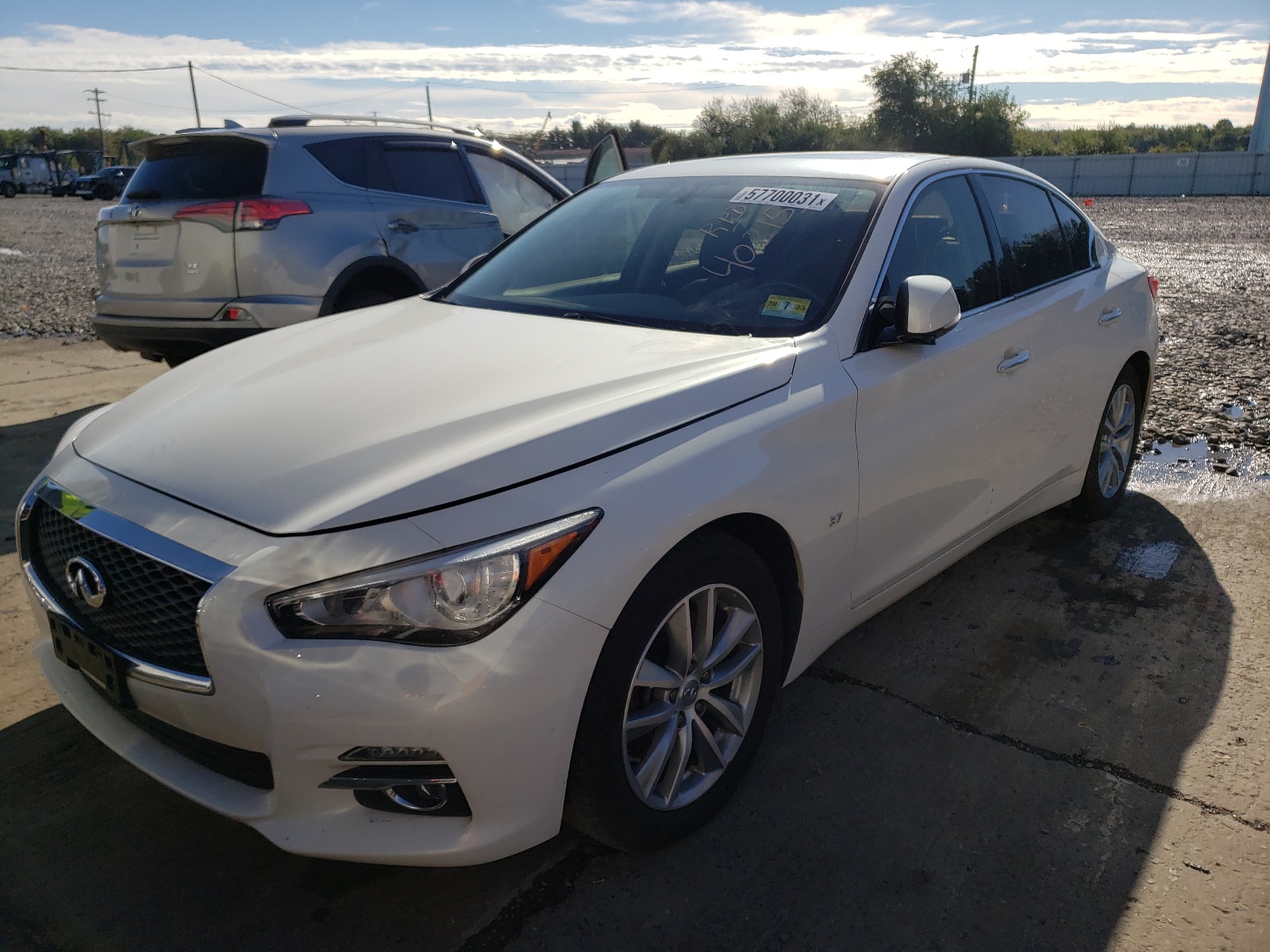 Photo 2 from auction – 2015 INFINITI Q50 BASE with VIN JN1BV7AR0FM402153