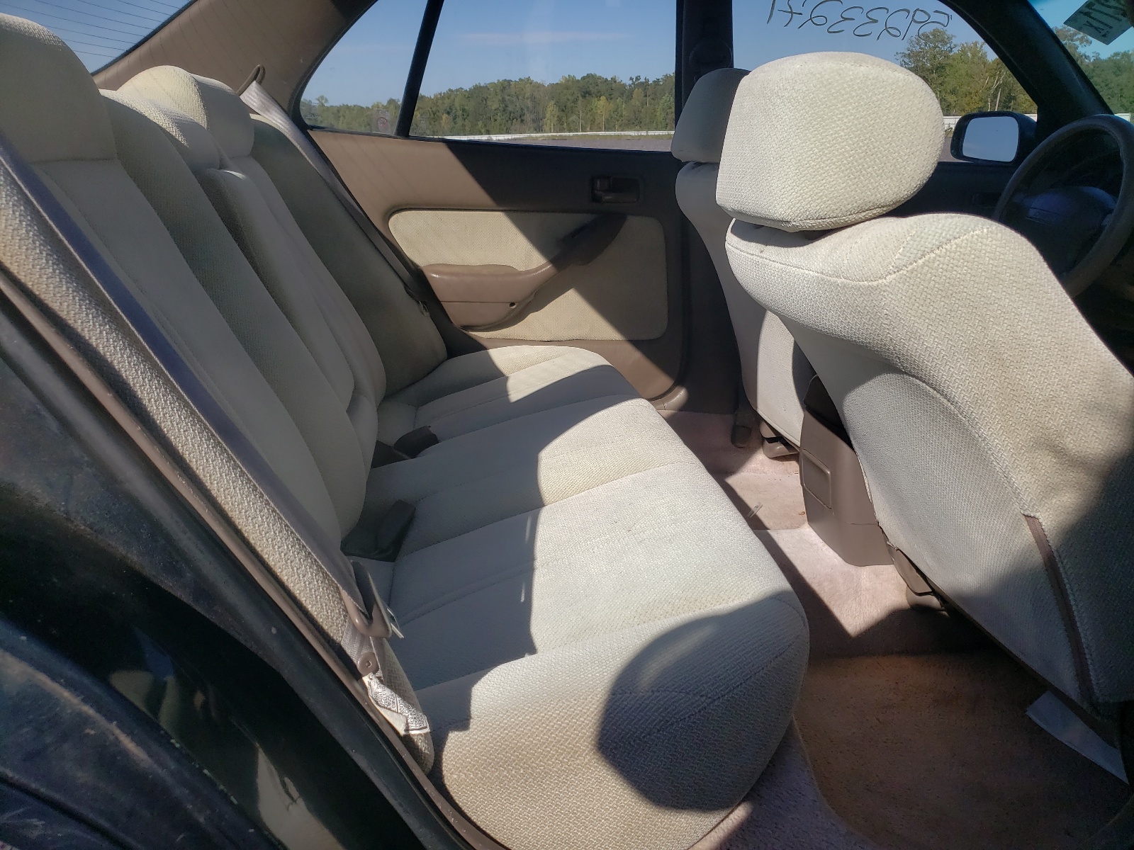 Photo 6 from auction – 1994 TOYOTA CAMRY with VIN 4T1SK12EXRU463573