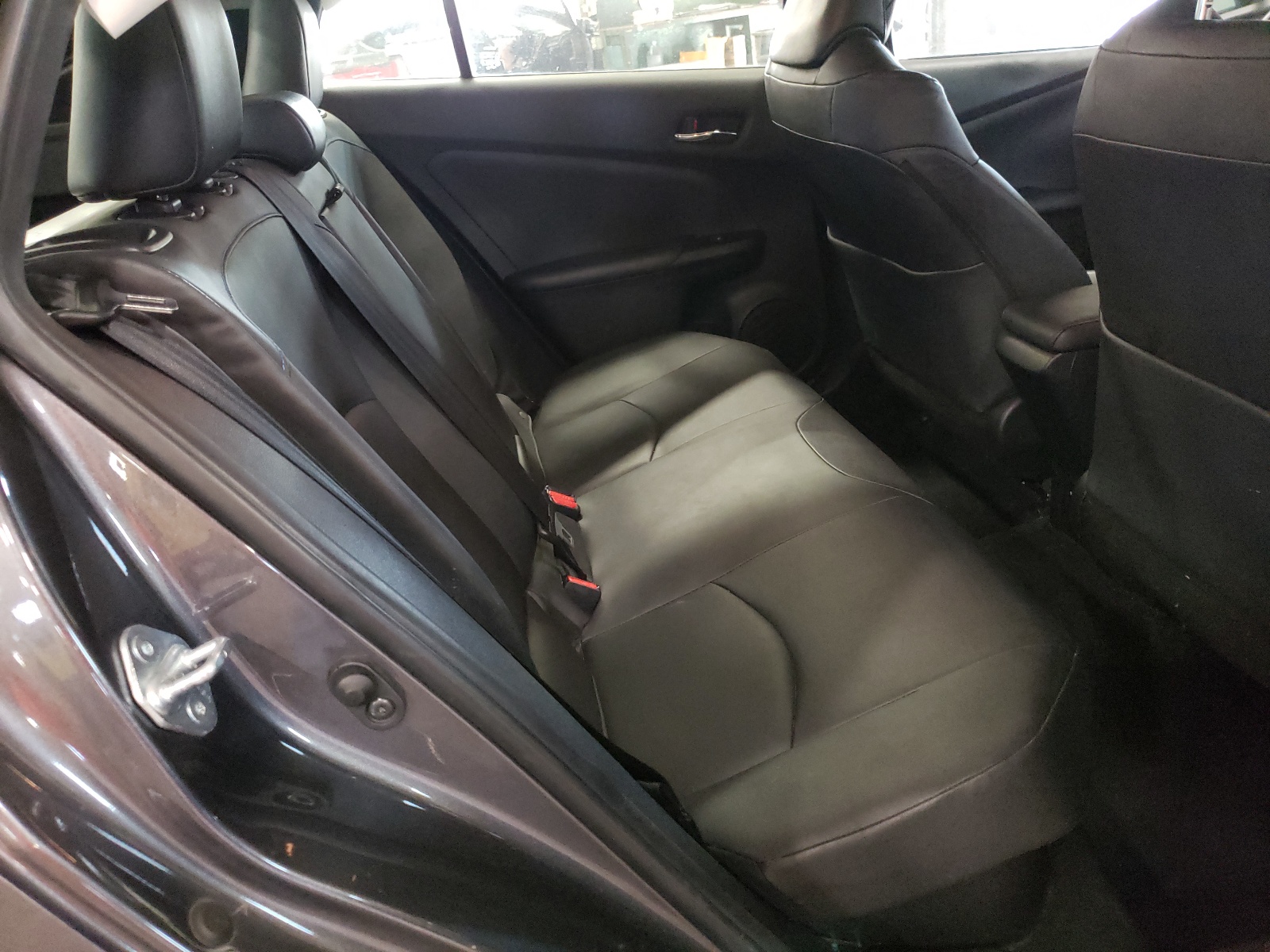 Photo 6 from auction – 2017 TOYOTA PRIUS with VIN JTDKARFU5H3048348