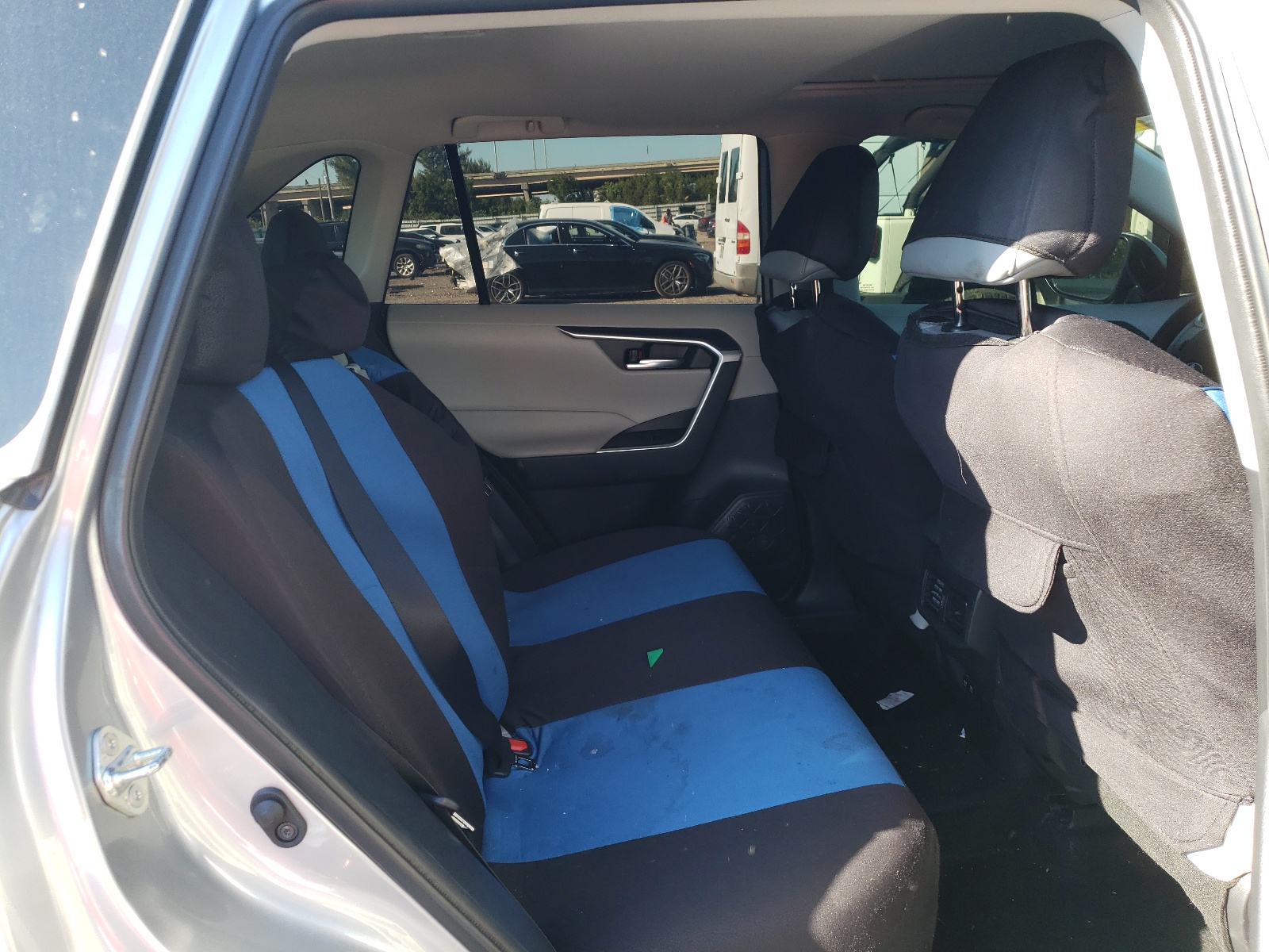 Photo 6 from auction – 2021 TOYOTA RAV4 XLE P with VIN 2T3C1RFV8MC088283