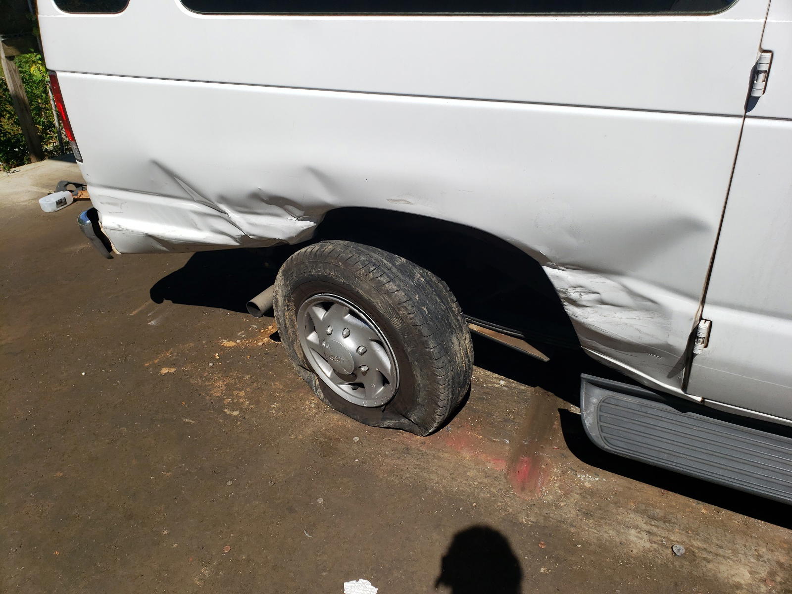 Photo 9 from auction – 2014 FORD ECONOLINE with VIN 1FBSS3BL3EDA07606