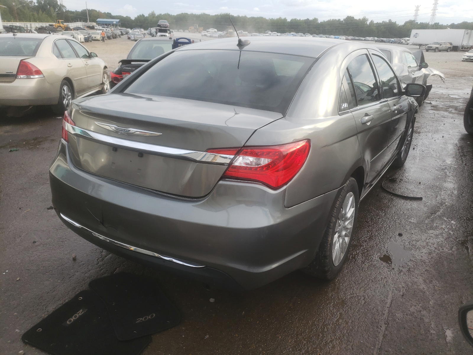 Photo 4 from auction – 2012 CHRYSLER 200 LX with VIN 1C3CCBAB7CN273156
