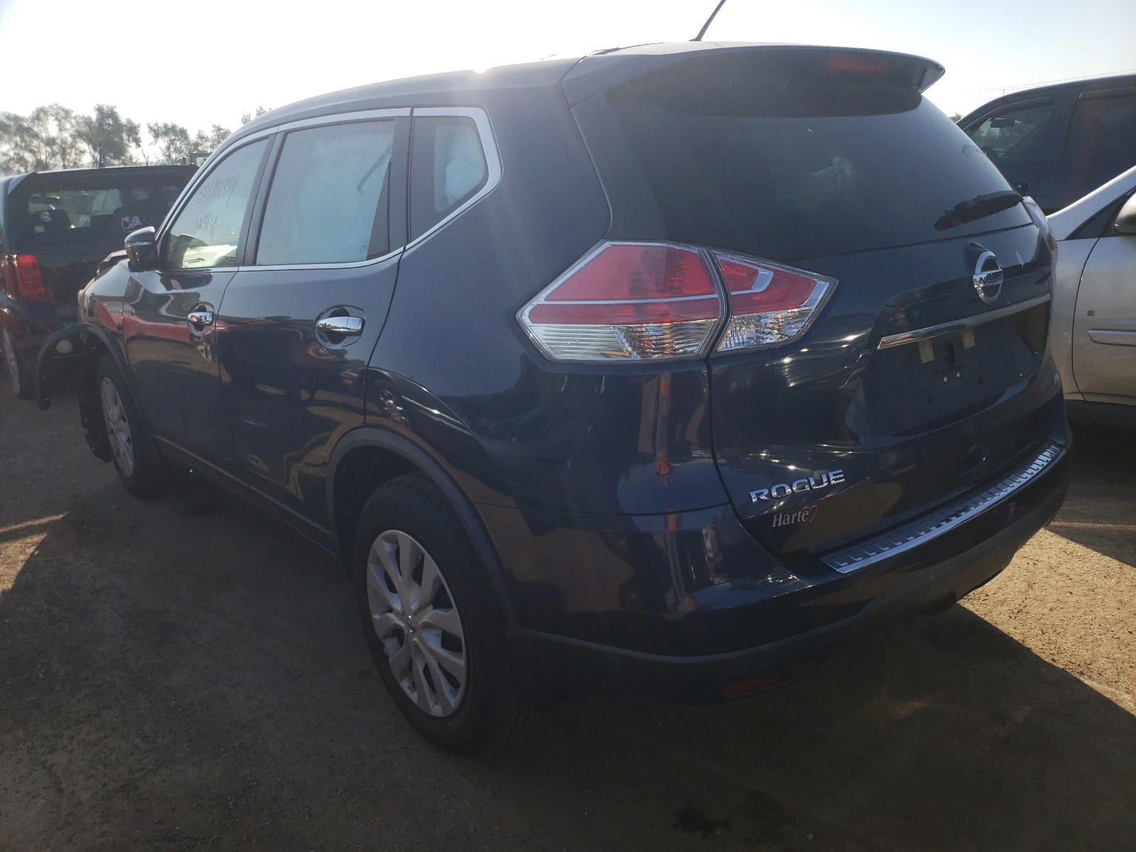 Photo 3 from auction – 2015 NISSAN ROGUE S with VIN KNMAT2MV6FP516635