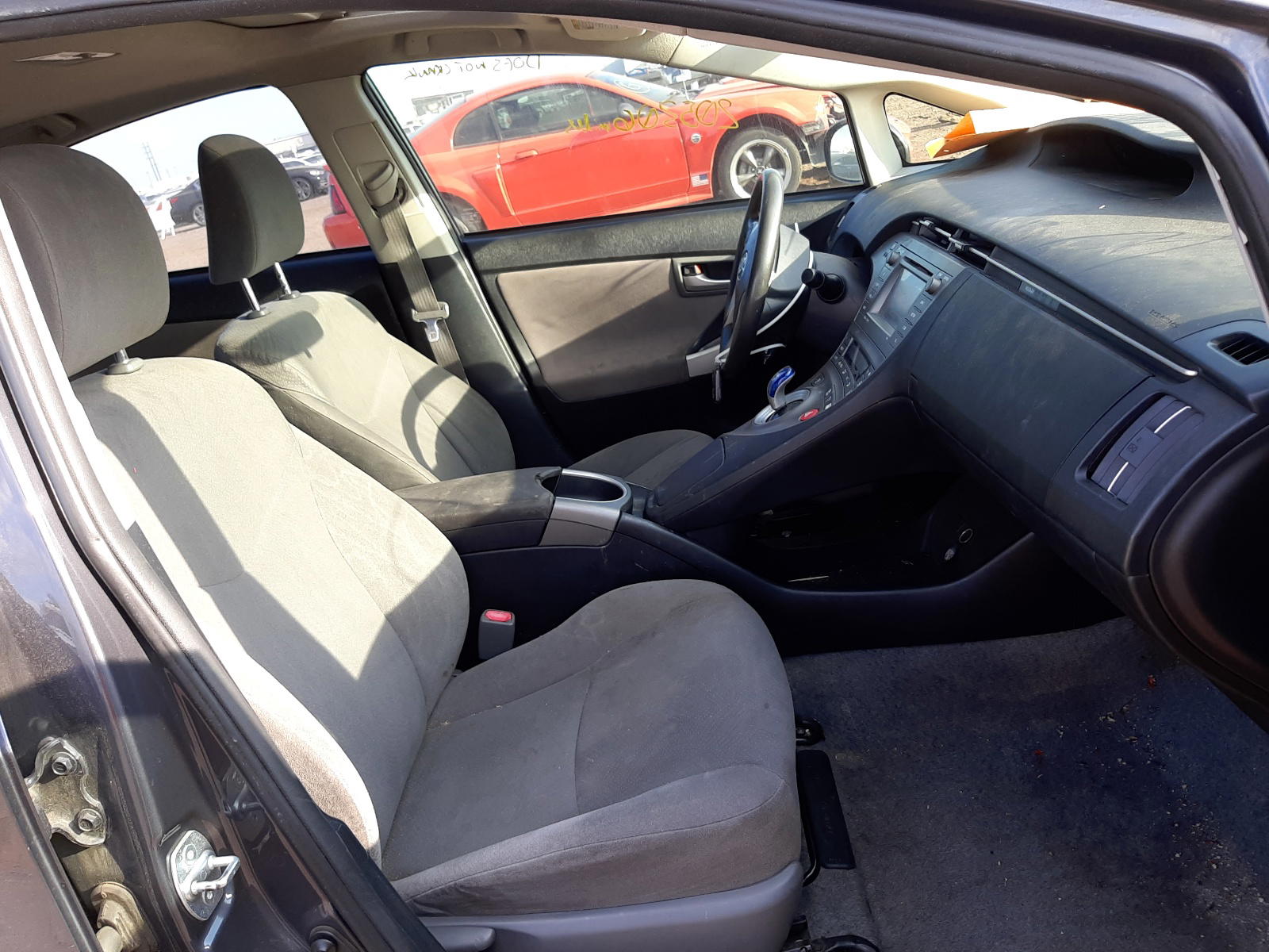 Photo 5 from auction – 2014 TOYOTA PRIUS with VIN JTDKN3DU9E1824928
