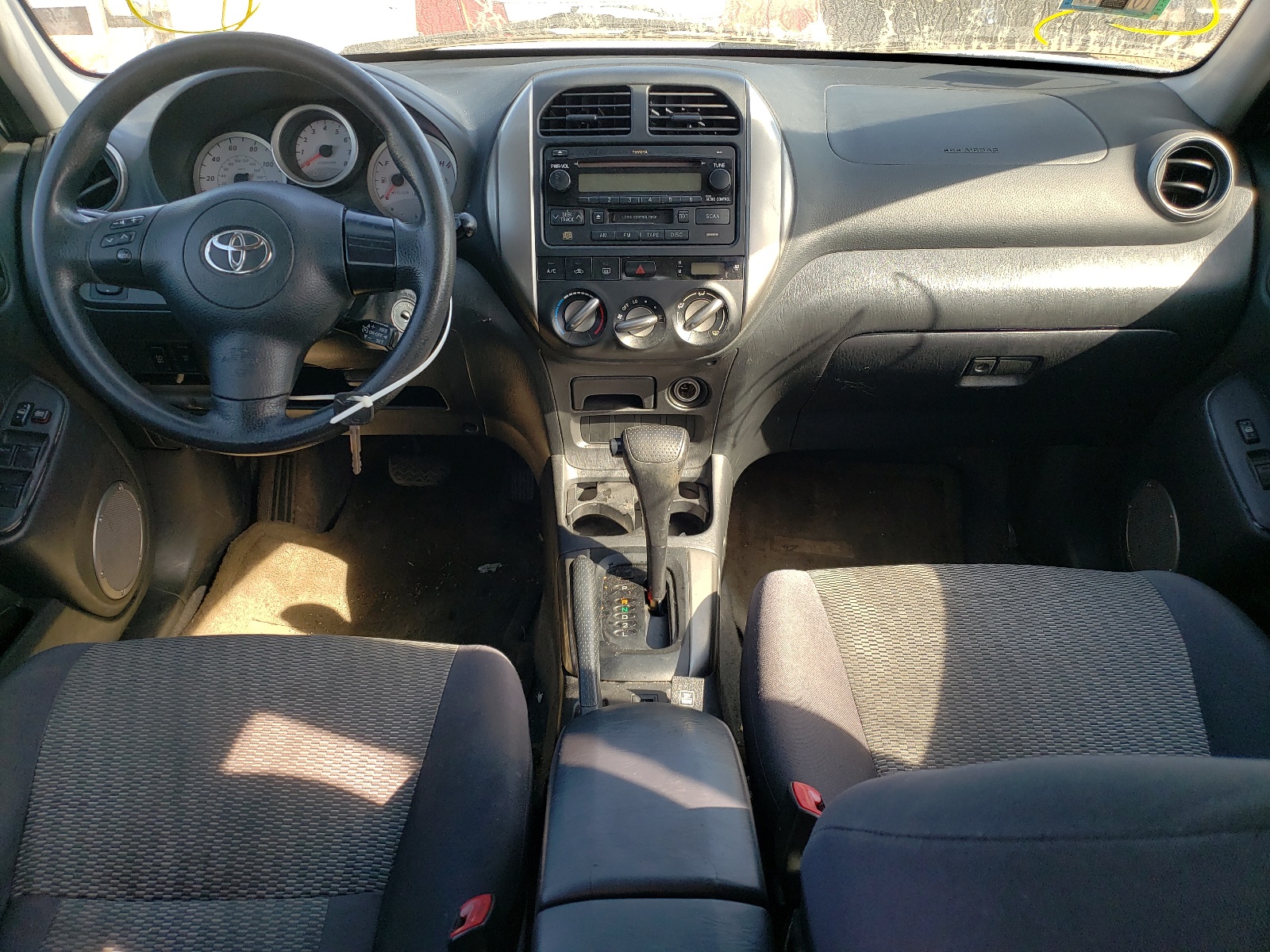 Zdjęcie 9 z aukcji – 2004 TOYOTA RAV4 z VIN JTEGD20V640001617