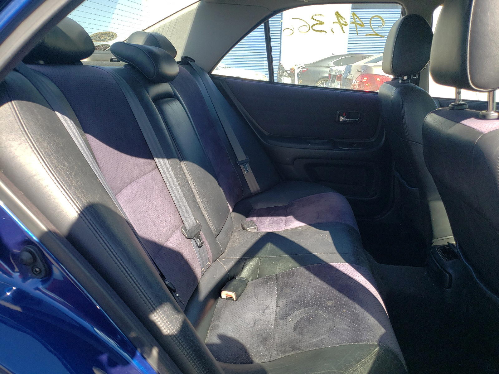 Photo 6 from auction – 2001 LEXUS IS 300 with VIN JTHBD182810002474